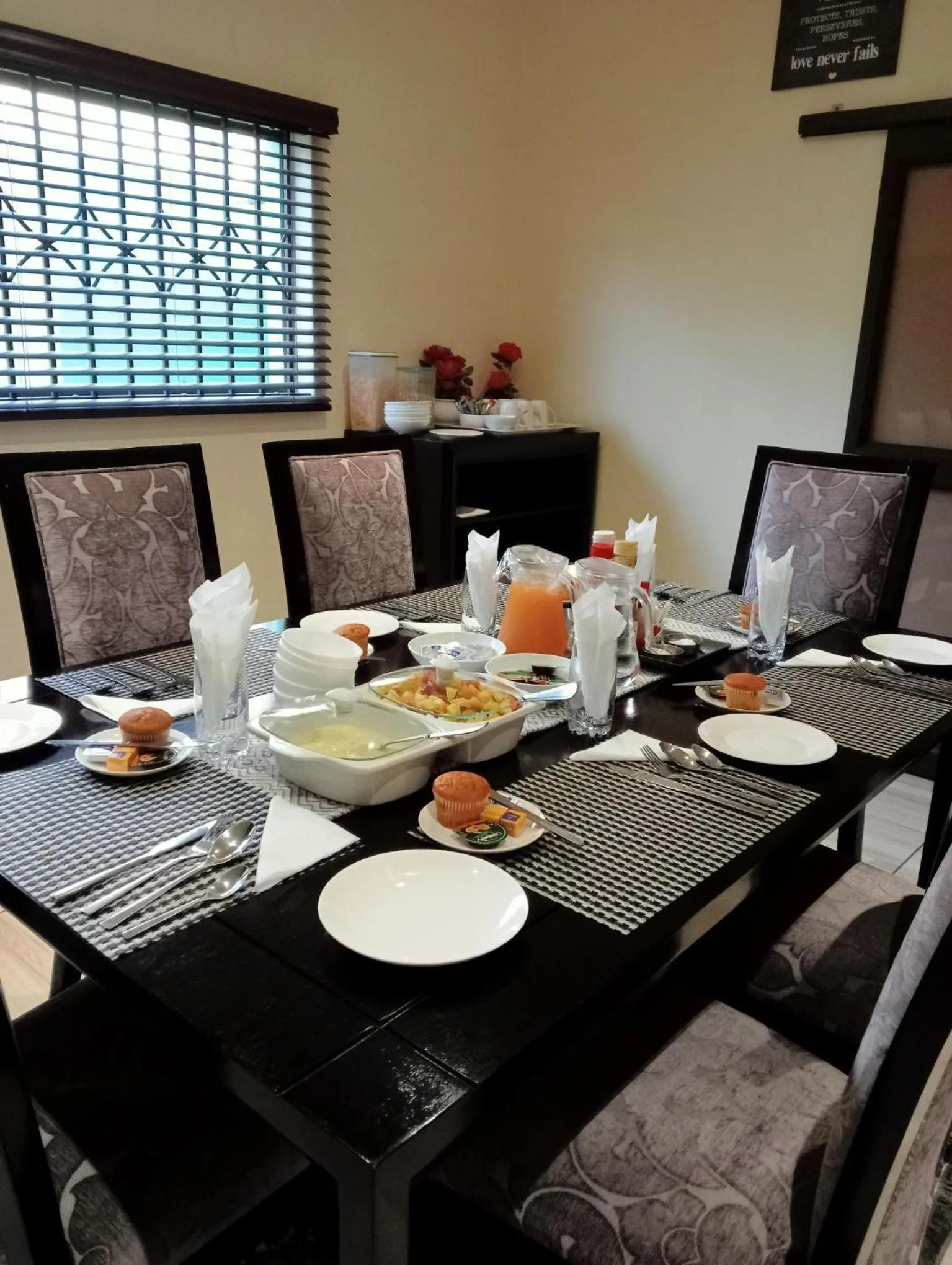 Breakfast in Estoby Executive guest house