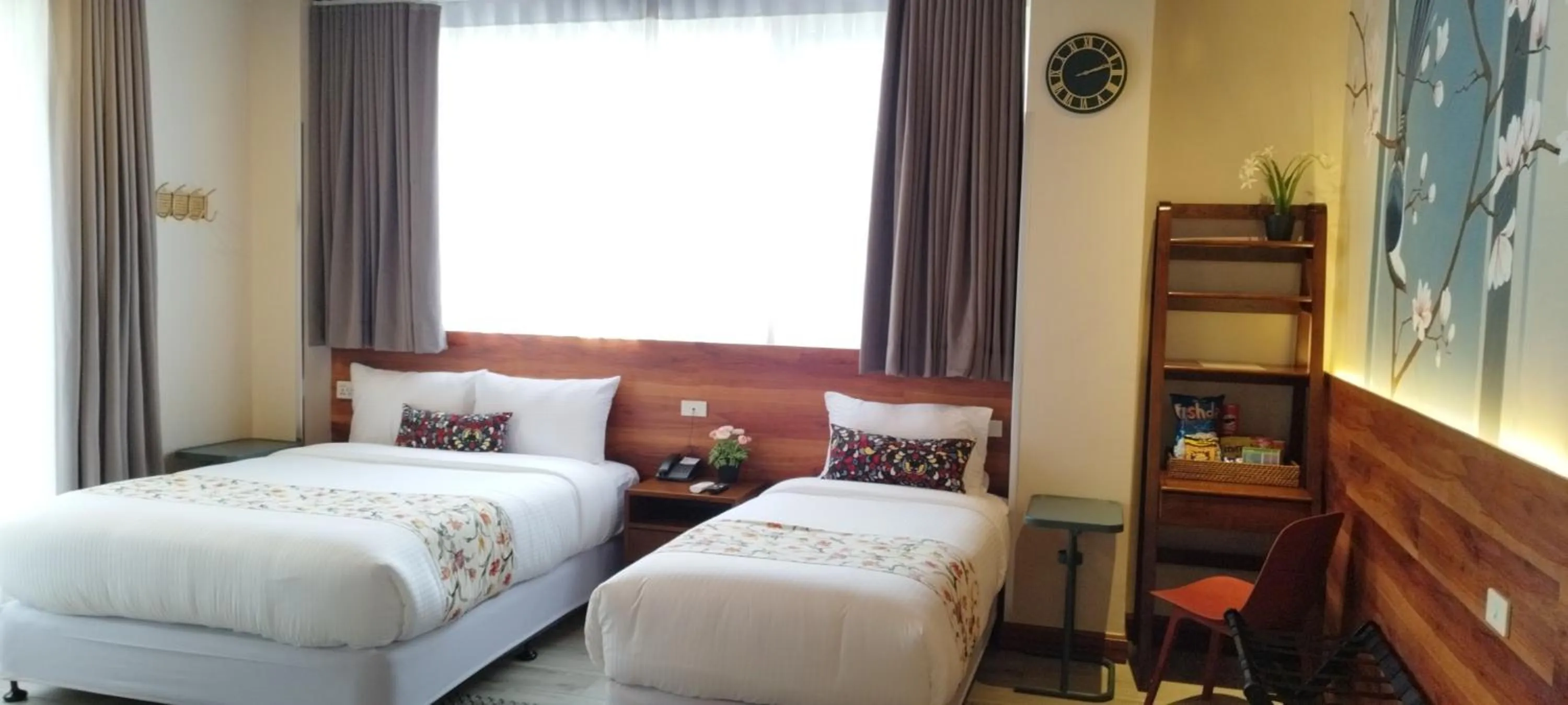 Bed in Hotel Kimberly Tagaytay