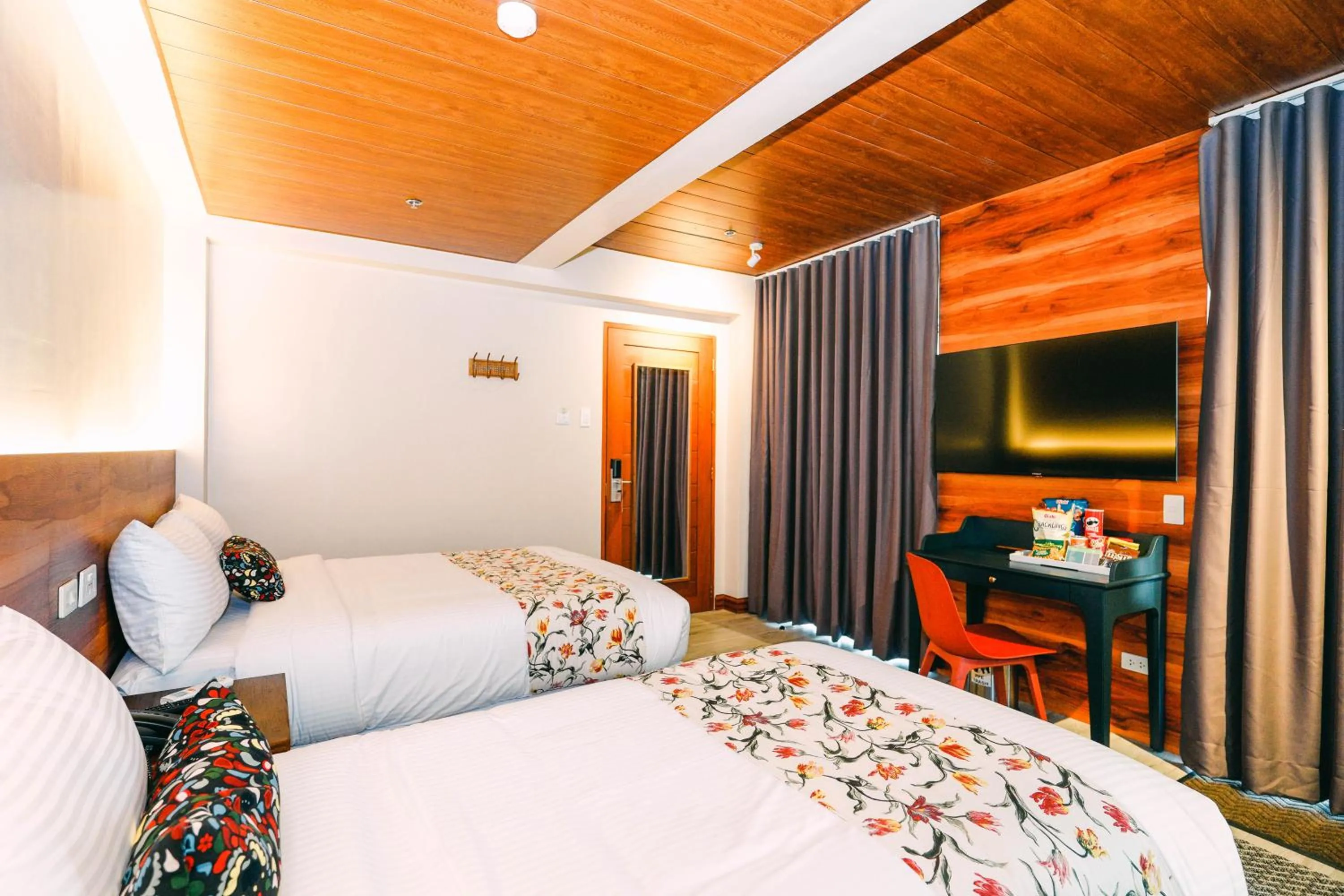 Bed in Hotel Kimberly Tagaytay