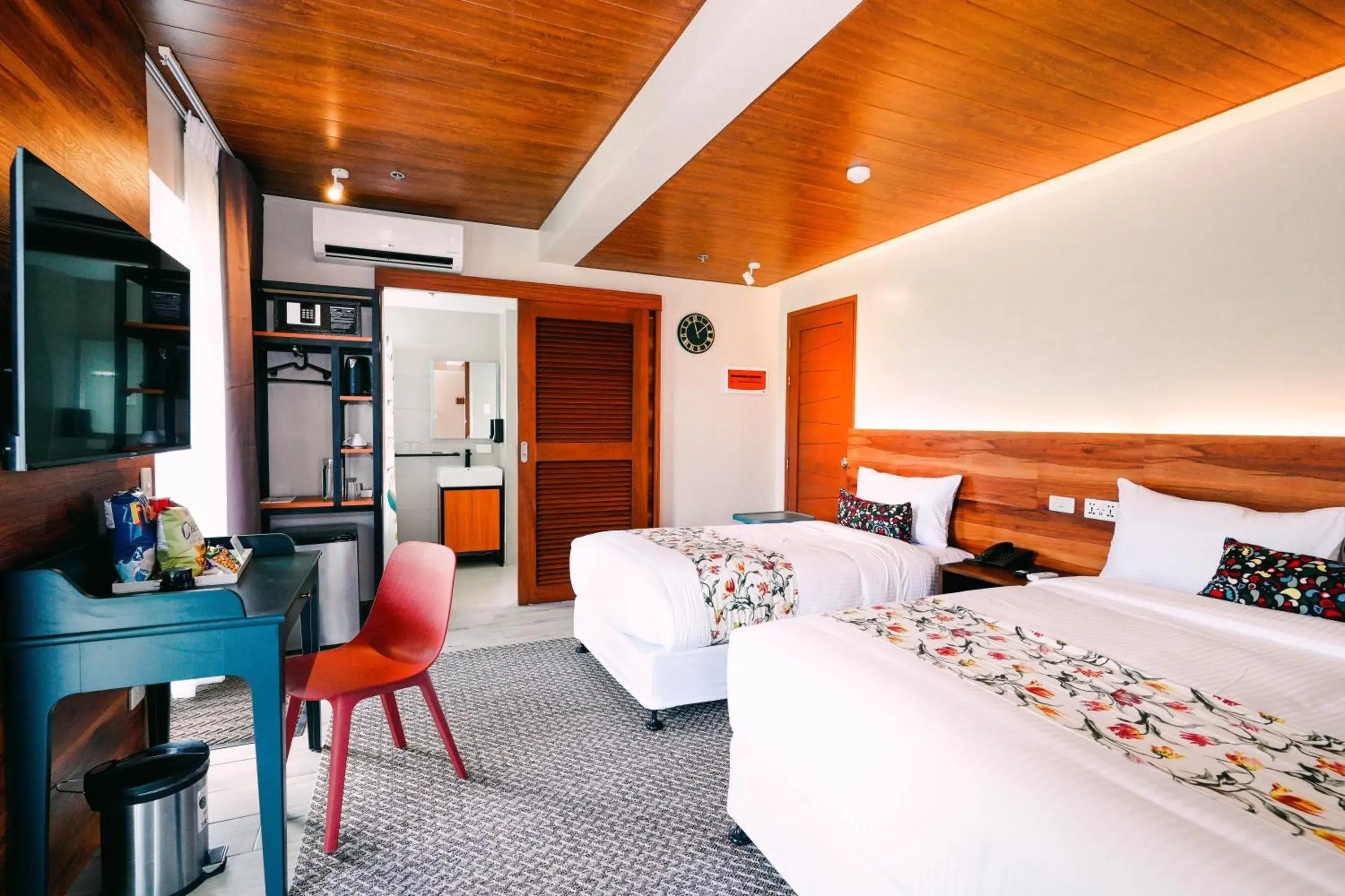 Lodge Family in Hotel Kimberly Tagaytay Lodge Family in Hotel Kimberly Tagaytay