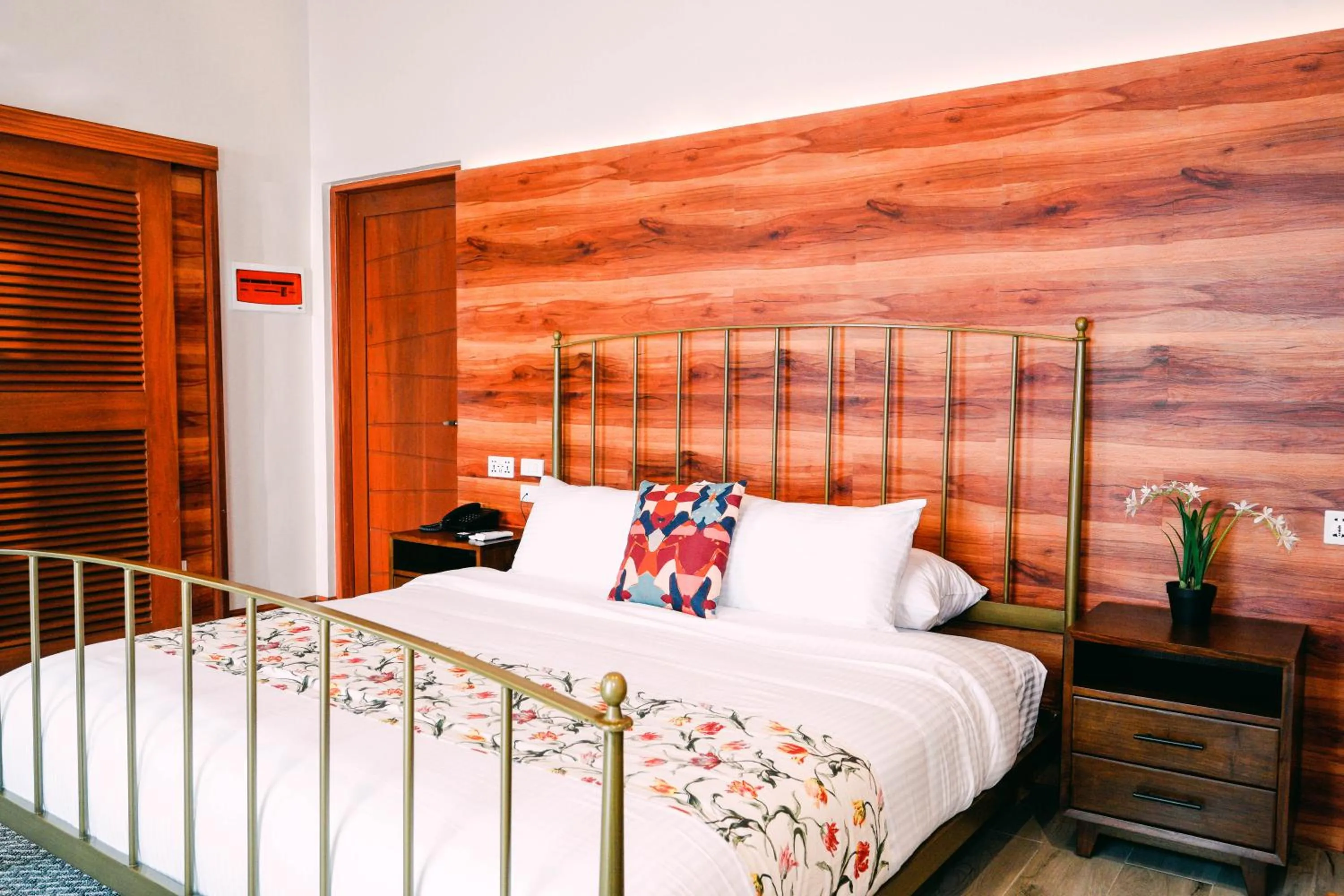 Bed in Hotel Kimberly Tagaytay