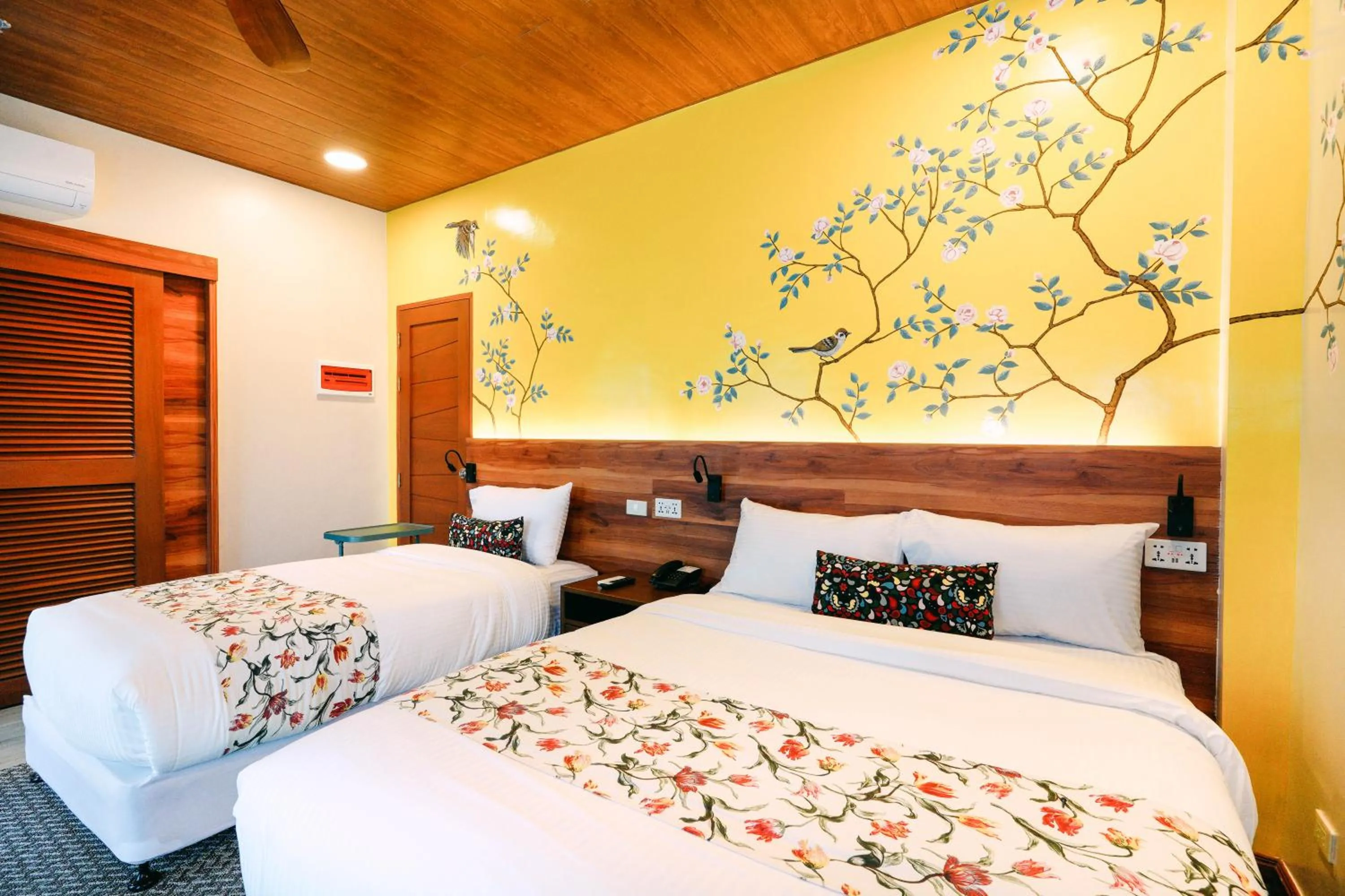 Bed in Hotel Kimberly Tagaytay