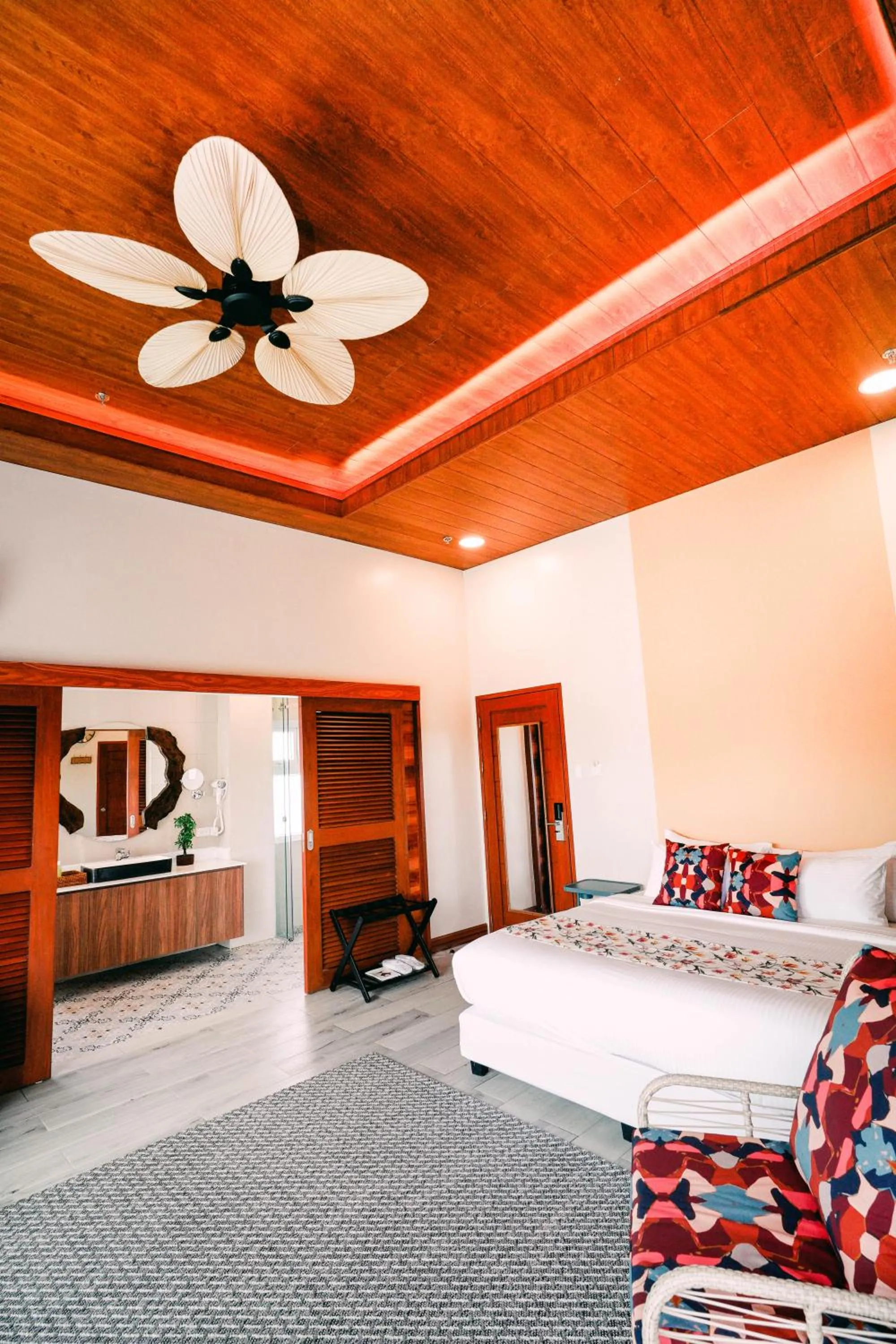 Bed in Hotel Kimberly Tagaytay