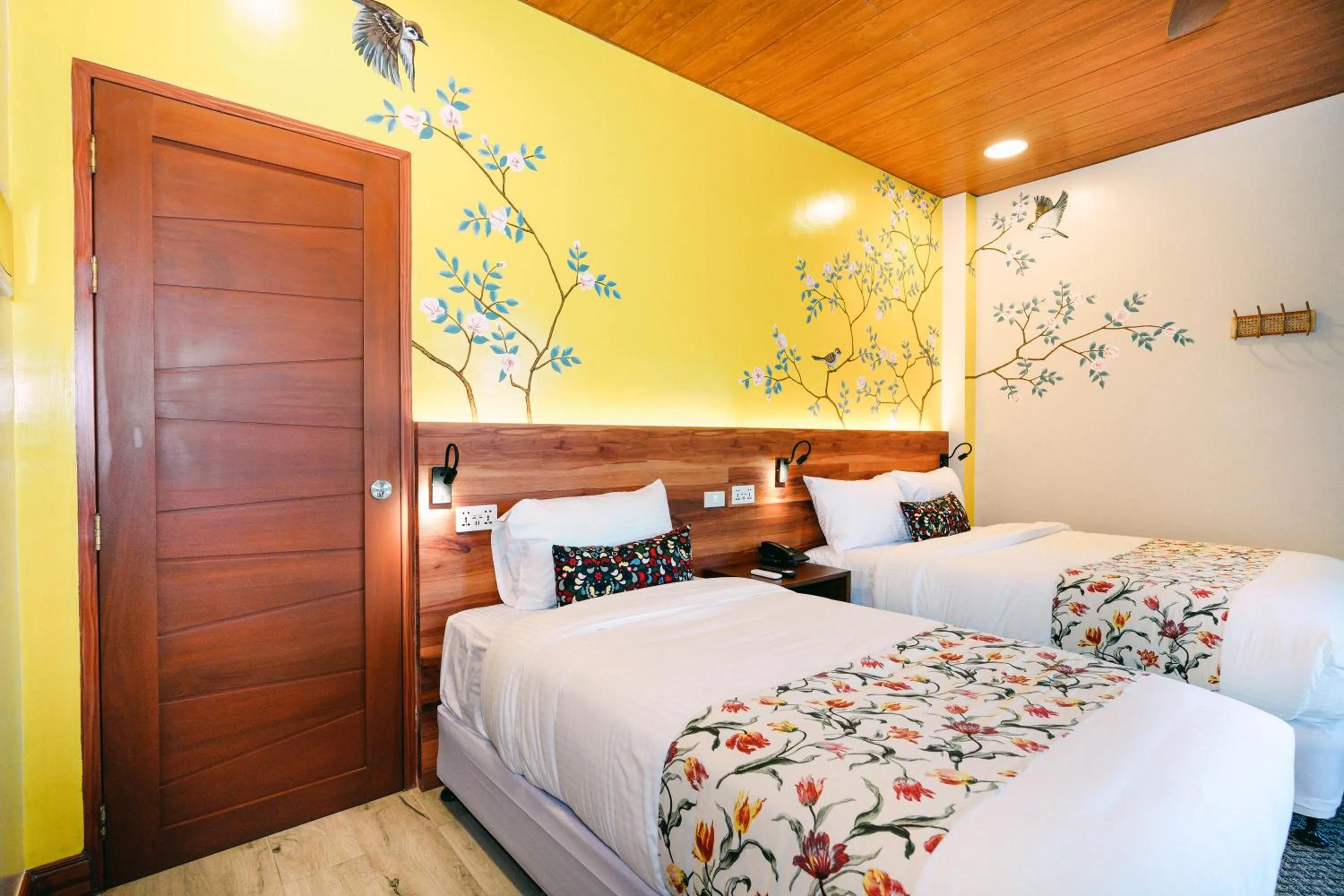 Bed in Hotel Kimberly Tagaytay