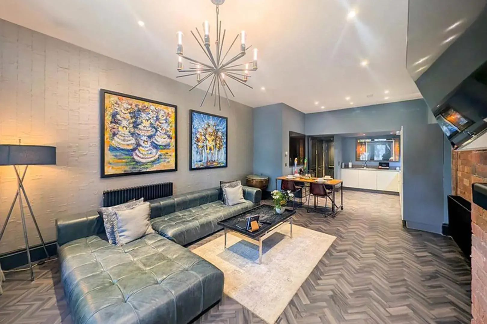 Santa Maria - Two Bedroom Suite with Hot Tub in The Bells - Luxury Serviced Apartments Santa Maria - Two Bedroom Suite with Hot Tub in The Bells - Luxury Serviced Apartments