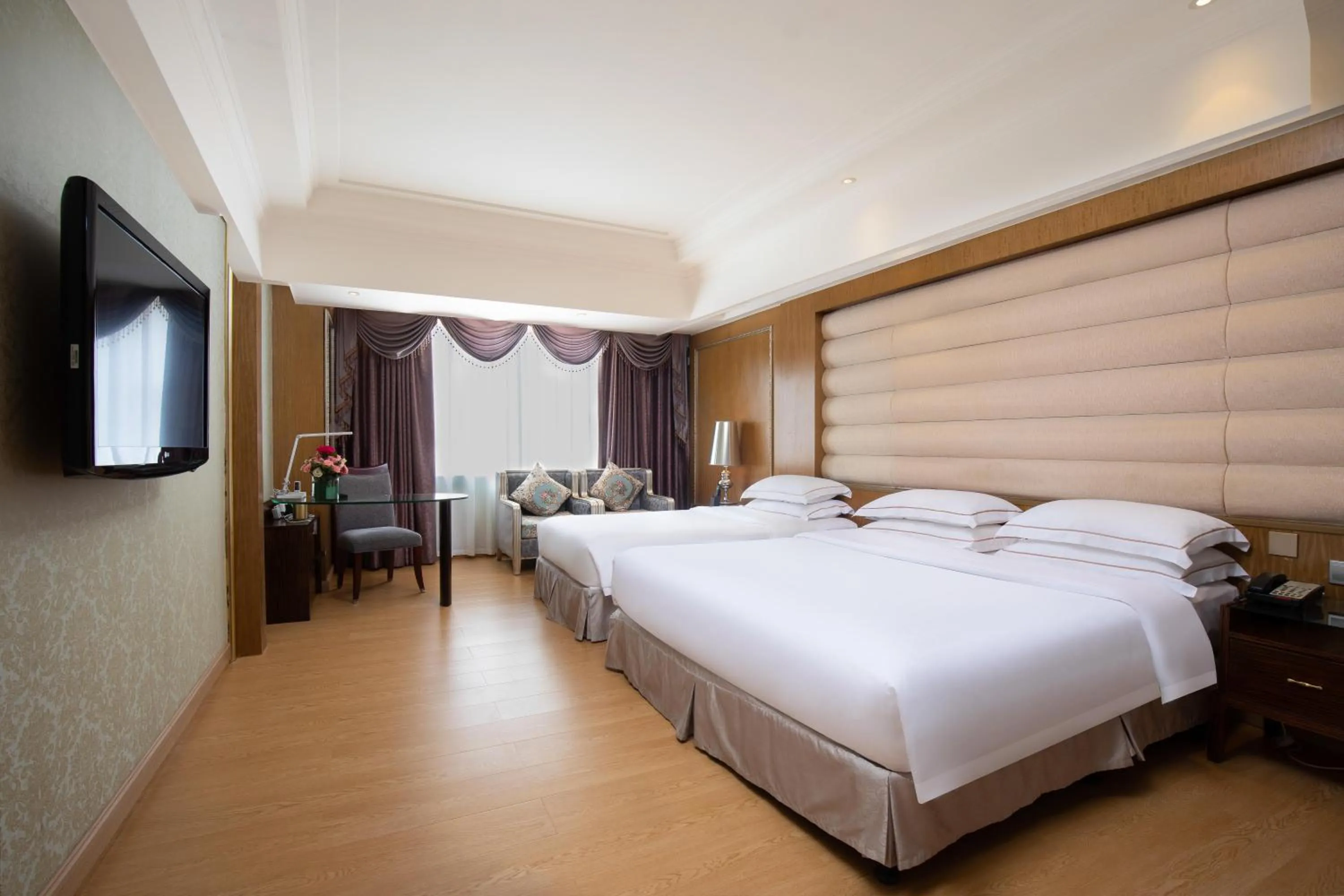 Bed in Guangzhou Good International Hotel