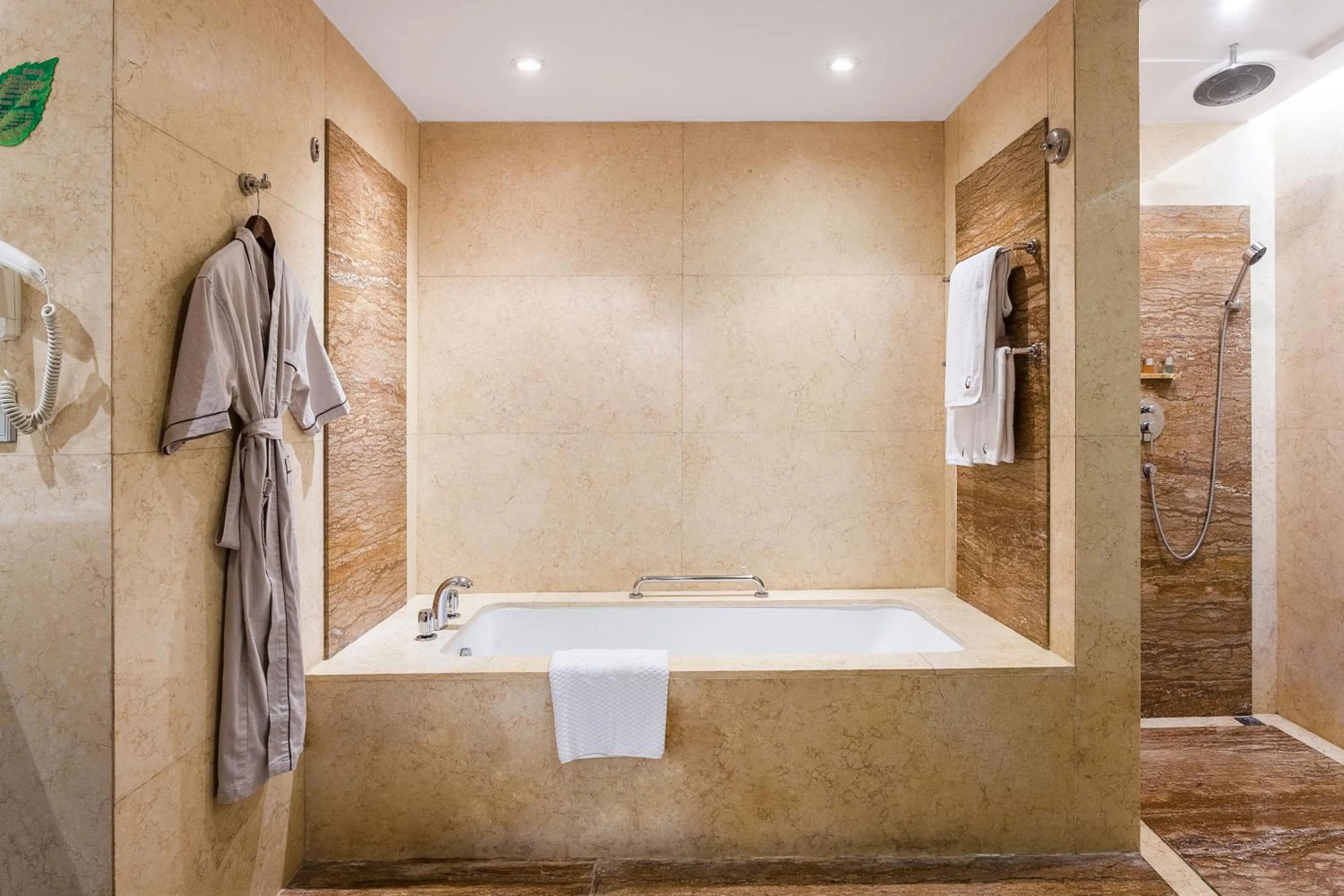 Bathroom in Guangzhou Good International Hotel