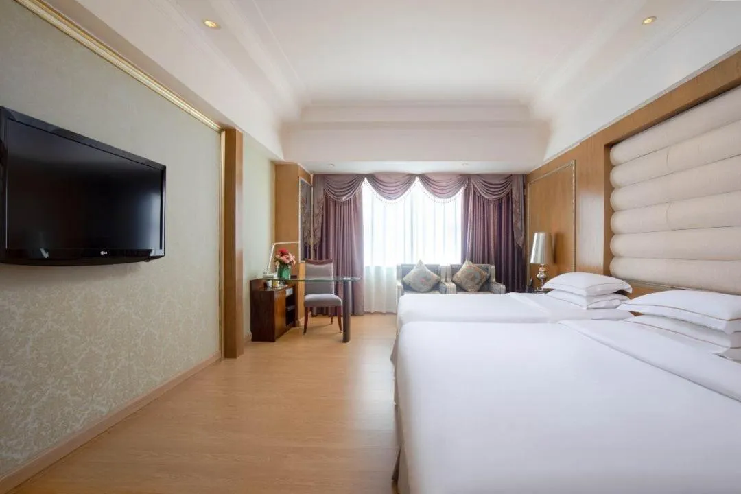 Bed in Guangzhou Good International Hotel