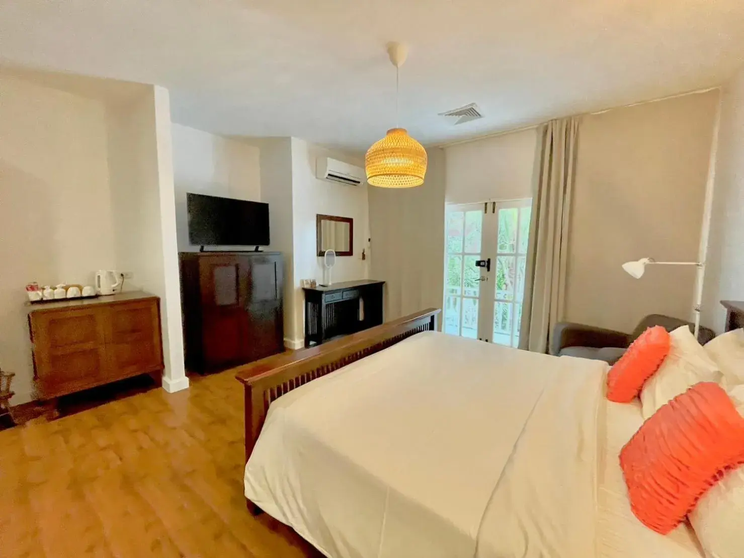 Bed in Green Gallery Beach Boutique Hotel Bed in Green Gallery Beach Boutique Hotel