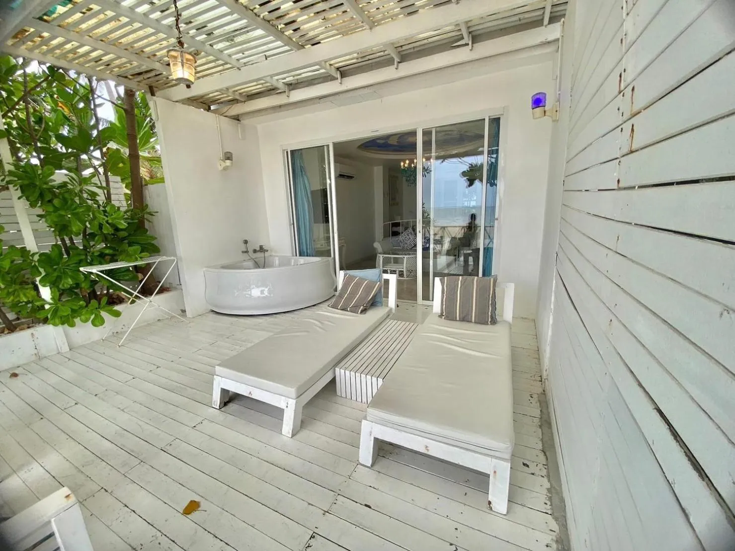 Green Gallery Beach Boutique Hotel