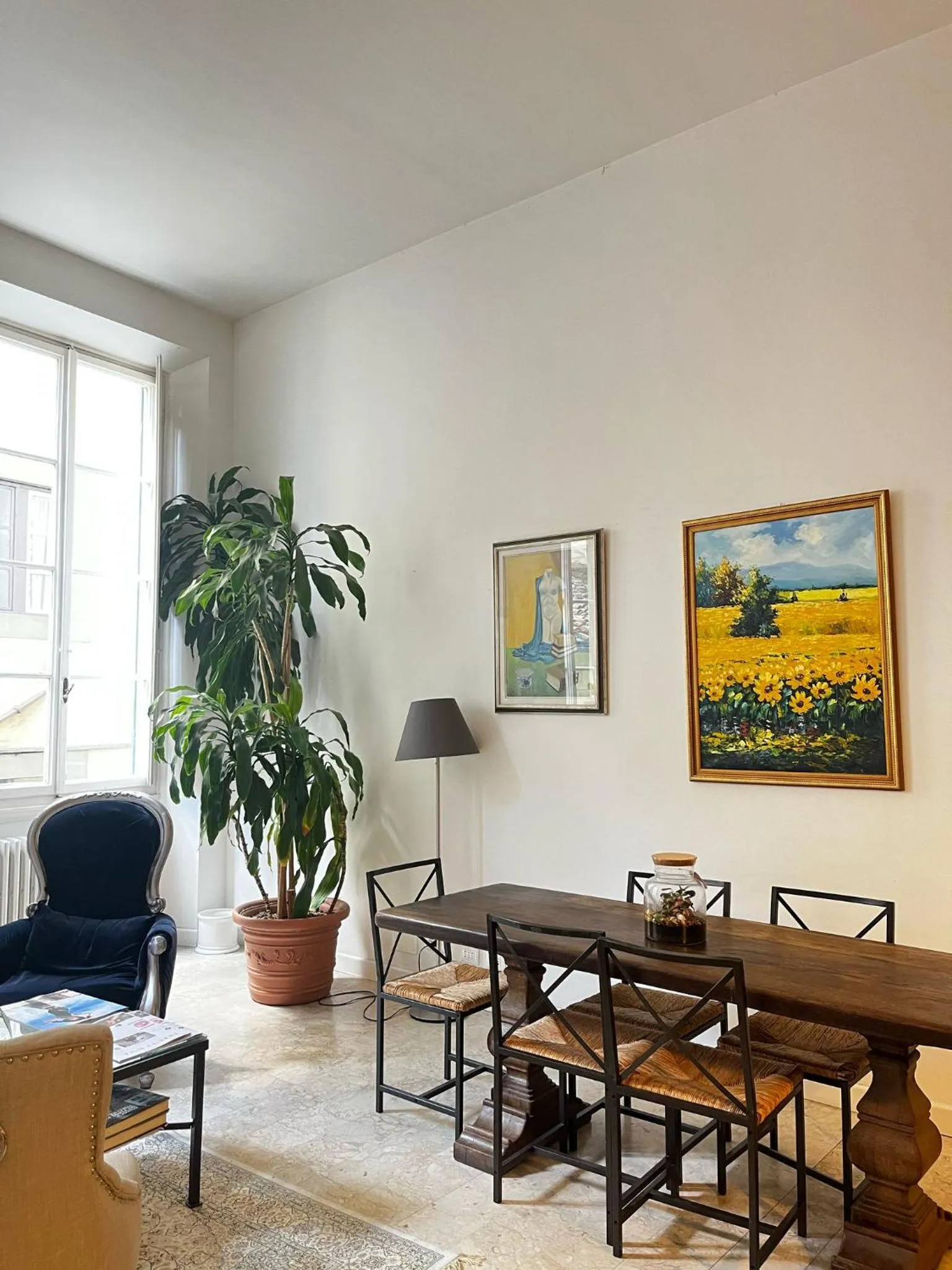 Seating area in Badia Fiorentina