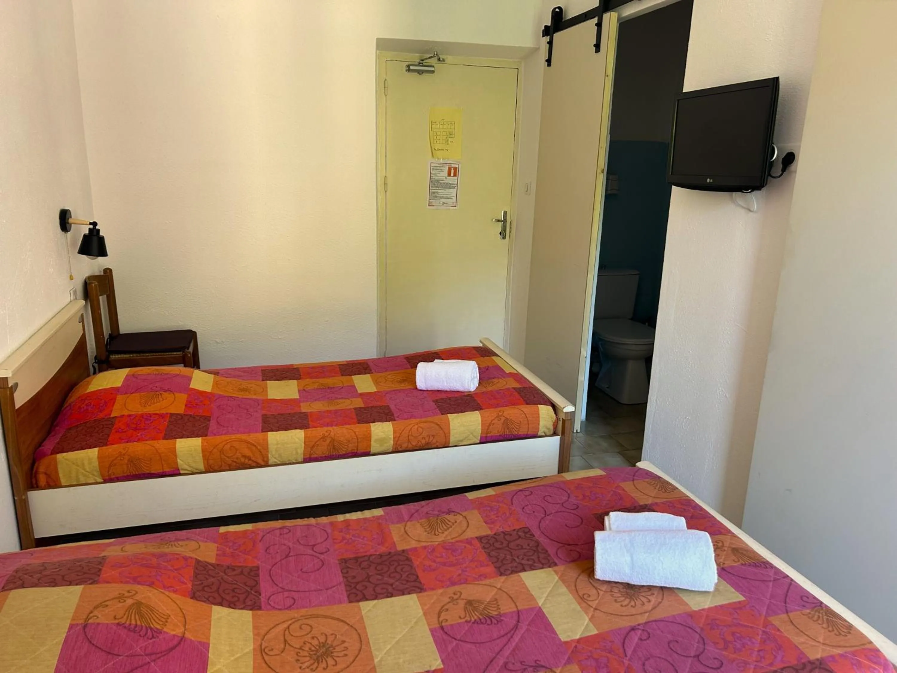 Standard Double or Twin Room with Balcony - single occupancy in Hôtel Le Bon Accueil