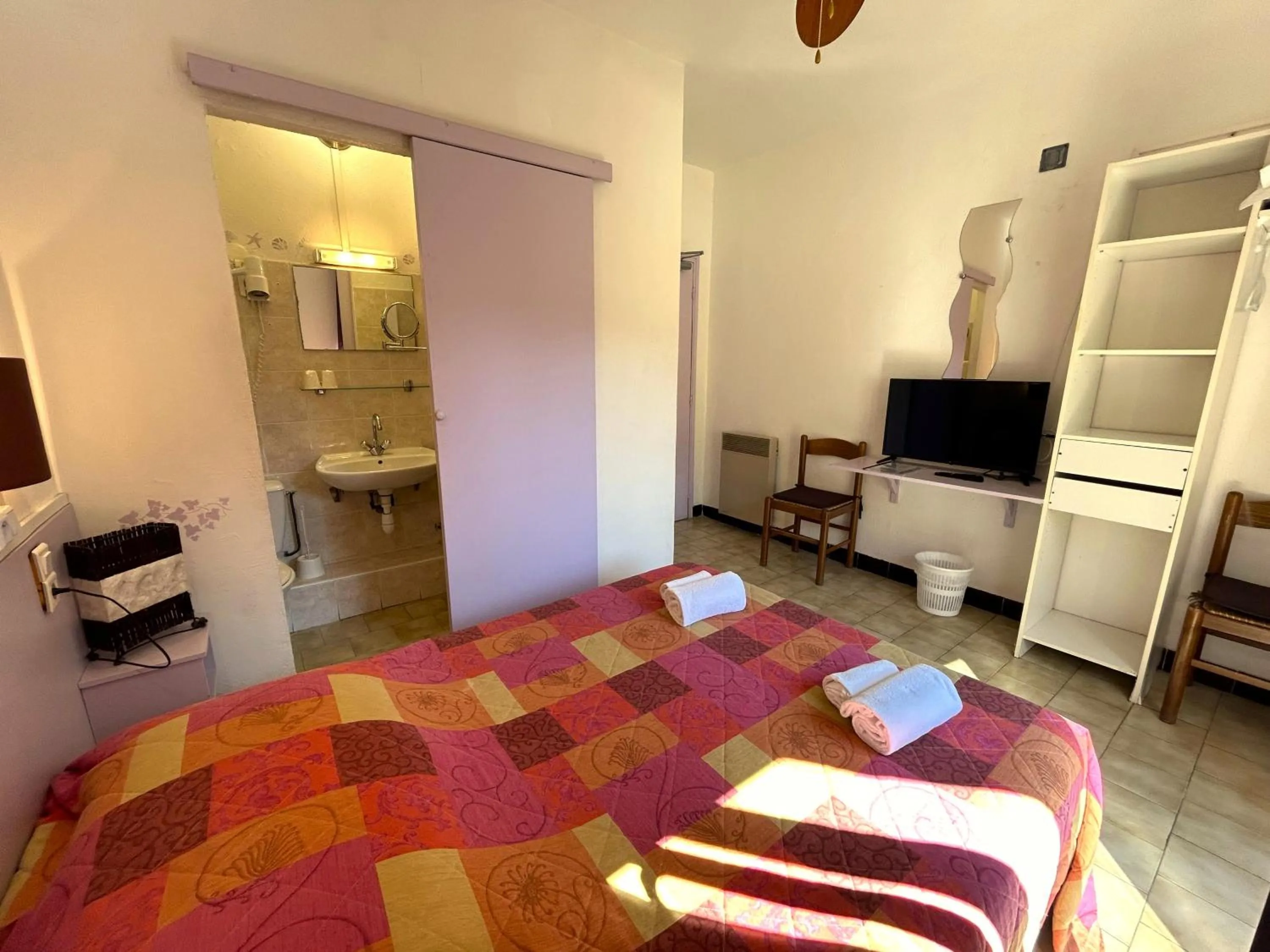 Double Room with Balcony in Hôtel Le Bon Accueil