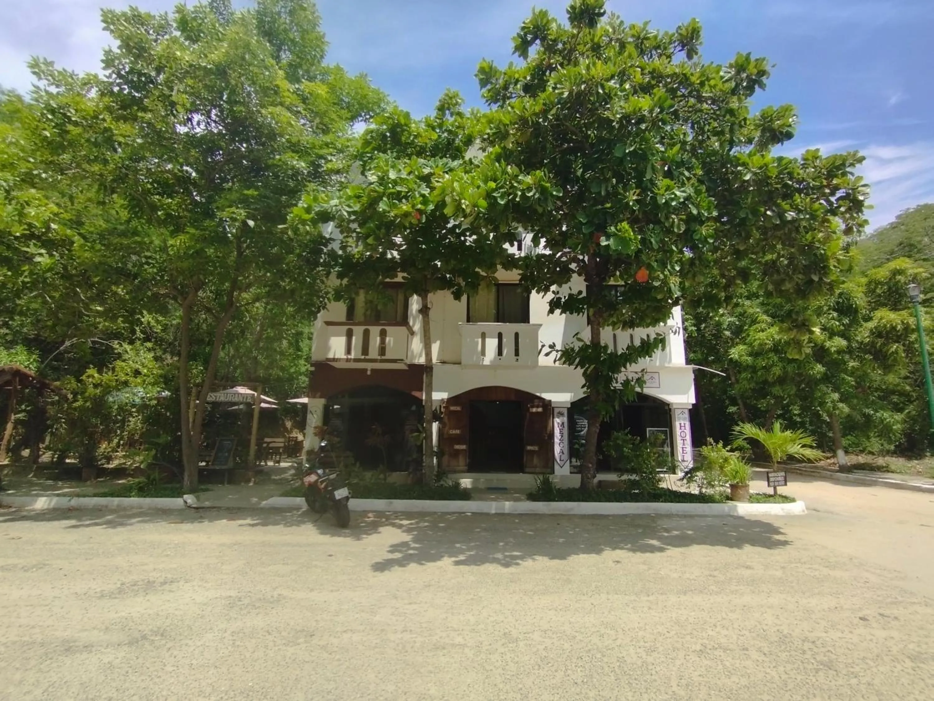 Property building in Yuu-Lee Casa Bendita Huatulco