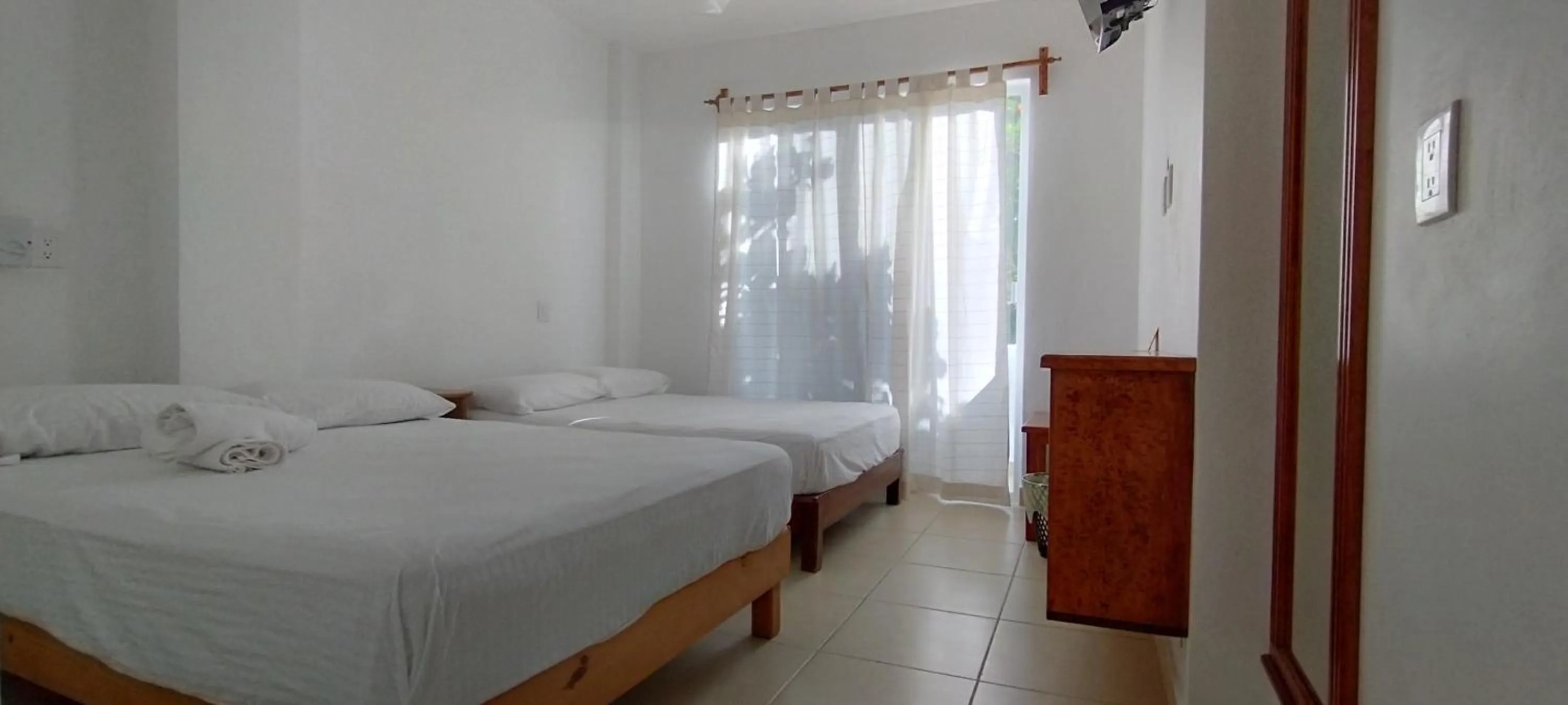 Photo of the whole room, Bed in Yuu-Lee Casa Bendita Huatulco