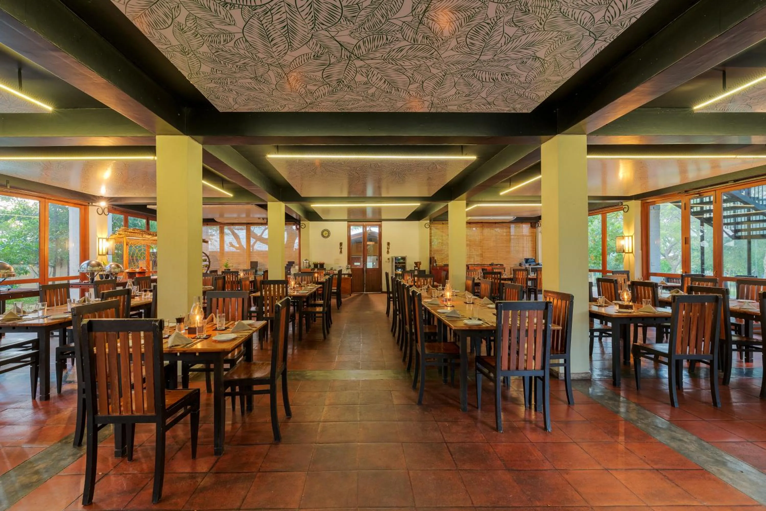 Restaurant/places to eat in Hotel Elephant Reach