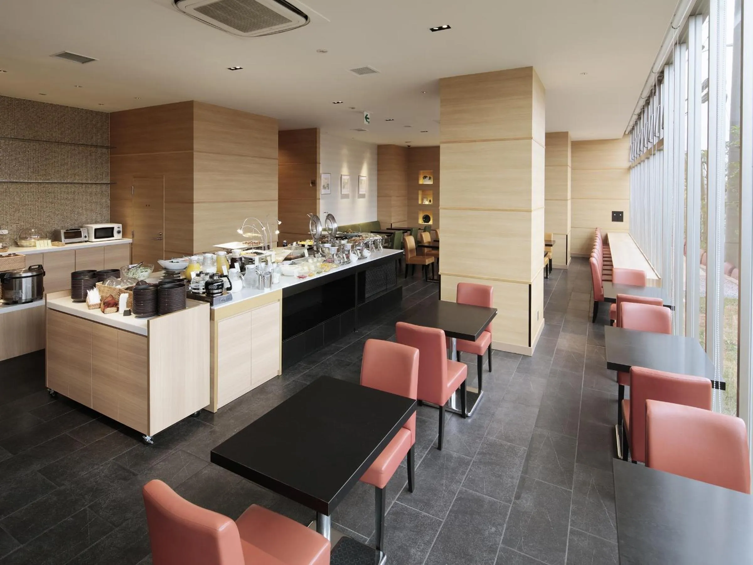 Restaurant/places to eat in Candeo Hotels Sano