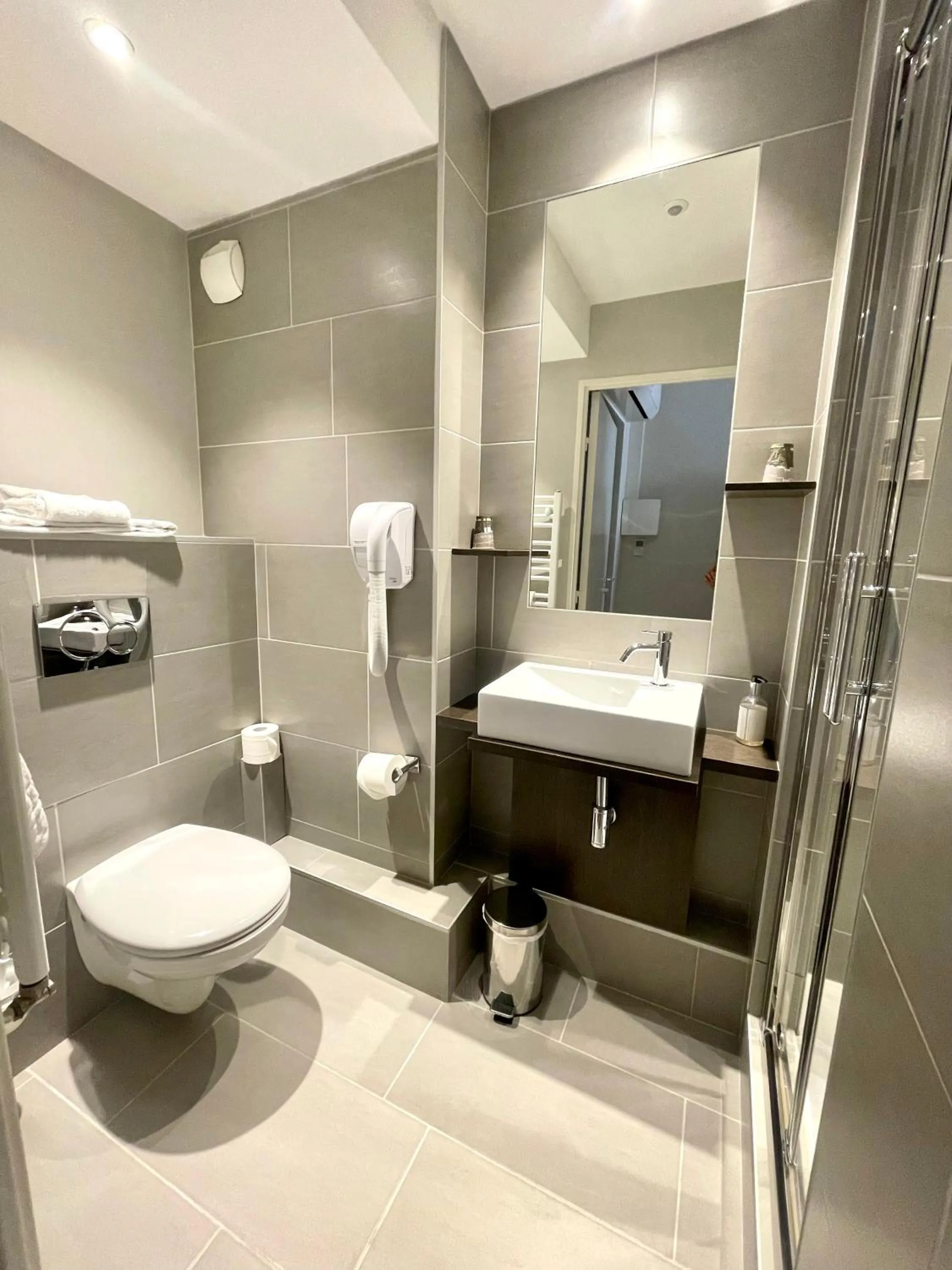 Bathroom in Hôtel Valpré