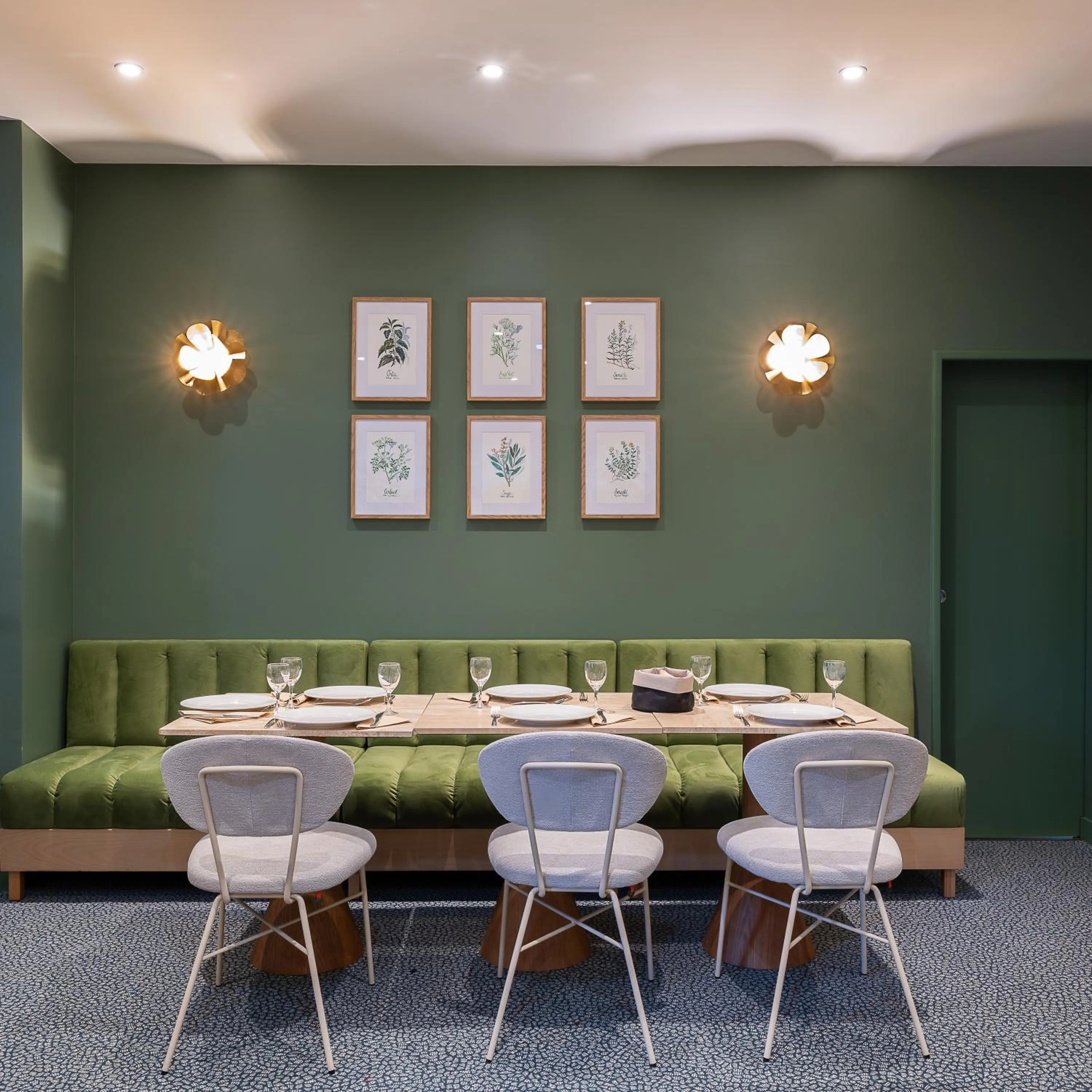 Lounge or bar in Hôtel Valpré