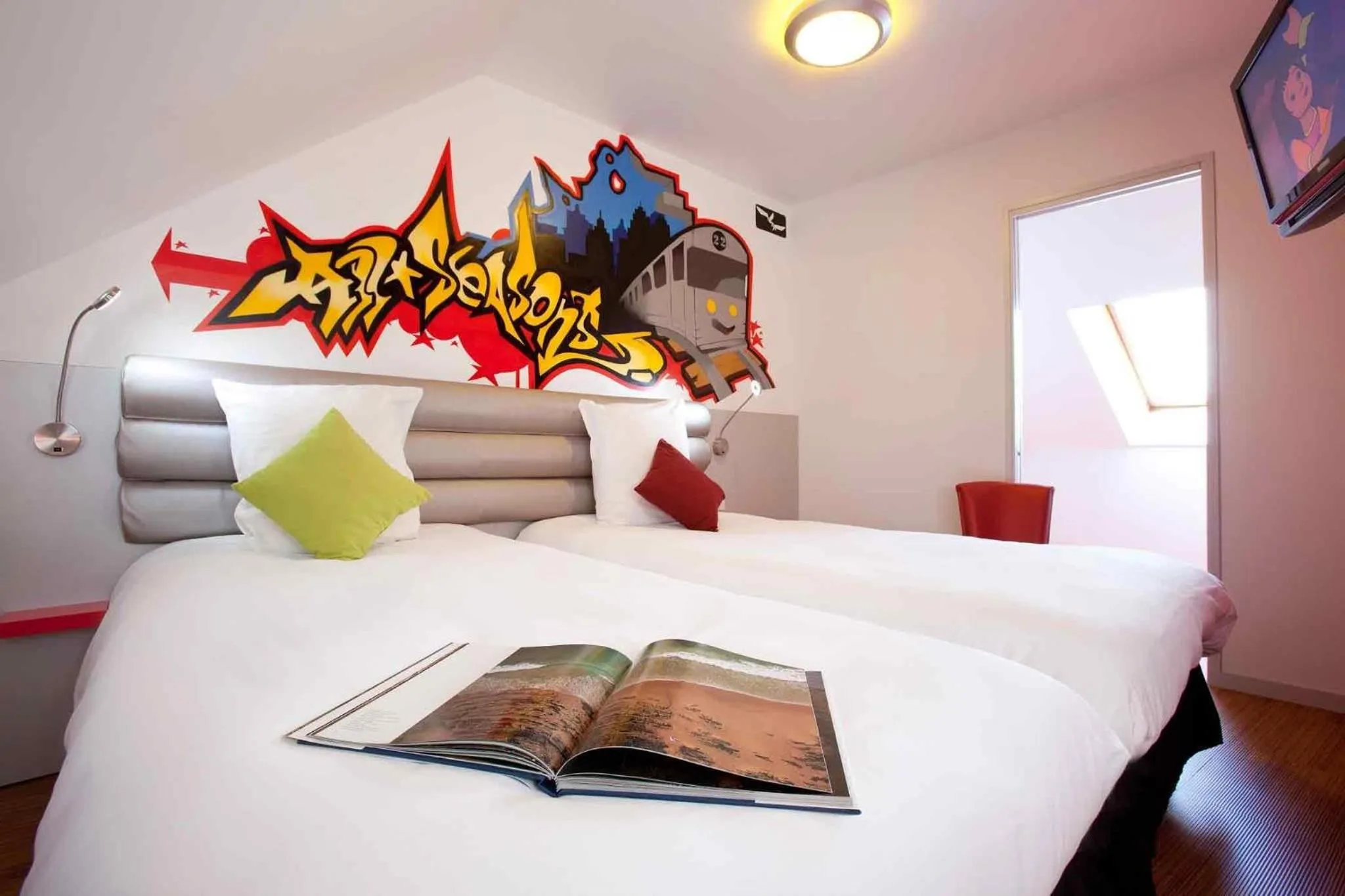 Bedroom, Bed in ibis Styles Saint Brieuc Gare Centre