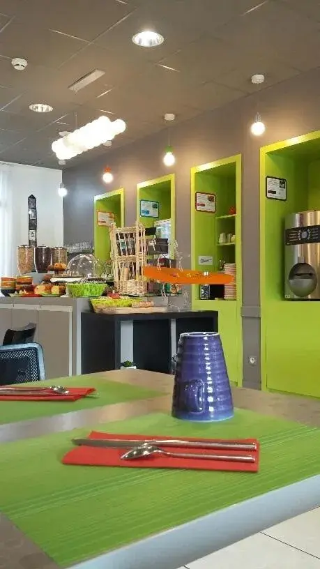 Restaurant/places to eat in ibis Styles Saint Brieuc Gare Centre Restaurant/places to eat in ibis Styles Saint Brieuc Gare Centre