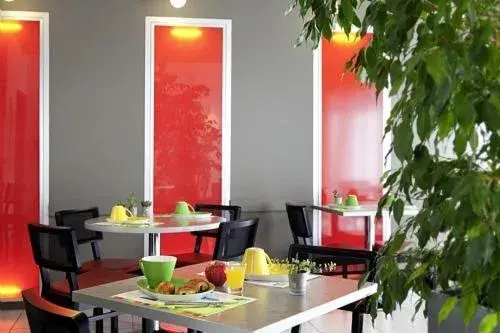 Restaurant/places to eat in ibis Styles Saint Brieuc Gare Centre Restaurant/places to eat in ibis Styles Saint Brieuc Gare Centre
