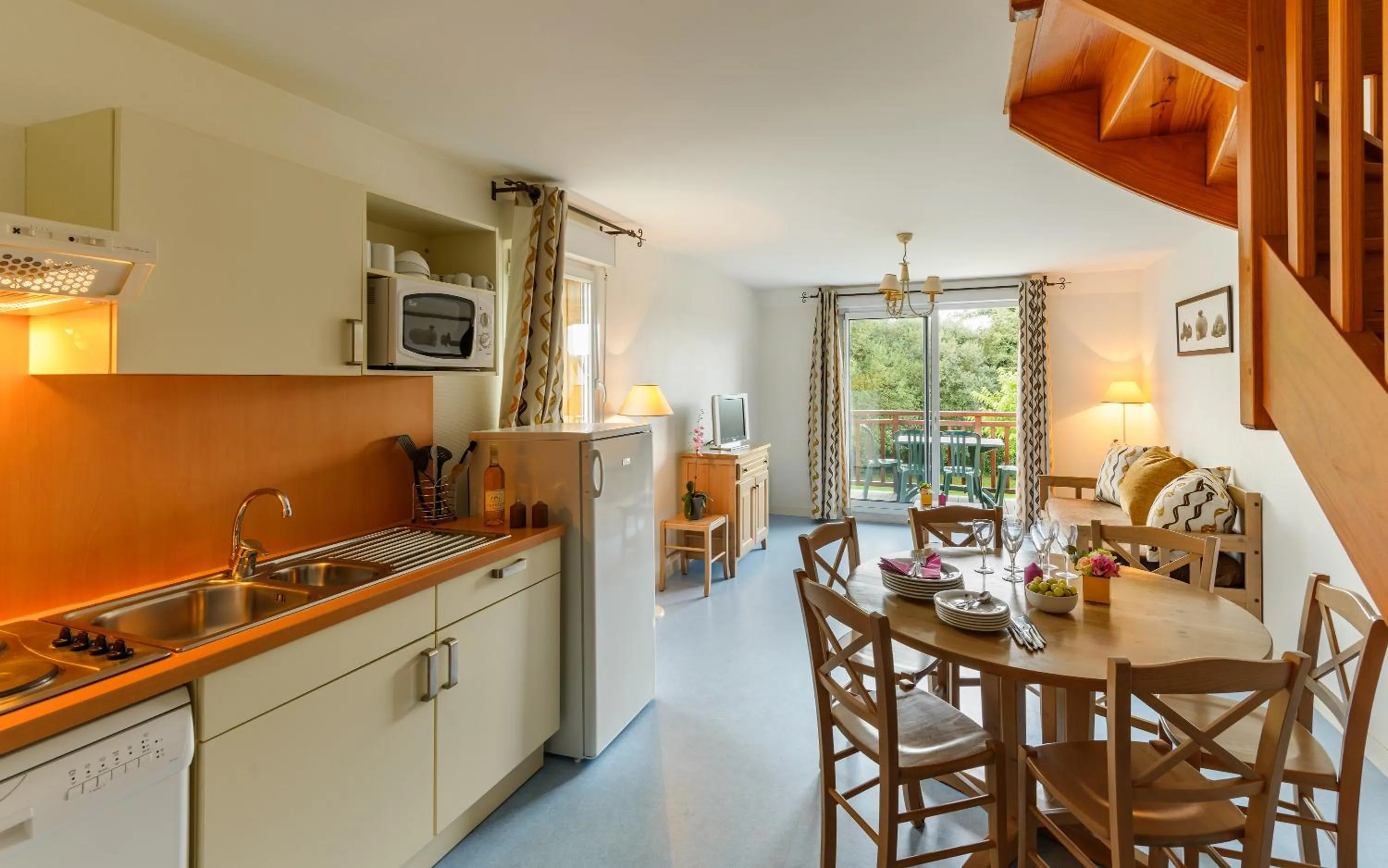 Kitchen or kitchenette in Lagrange Vacances Les Roches Douvres