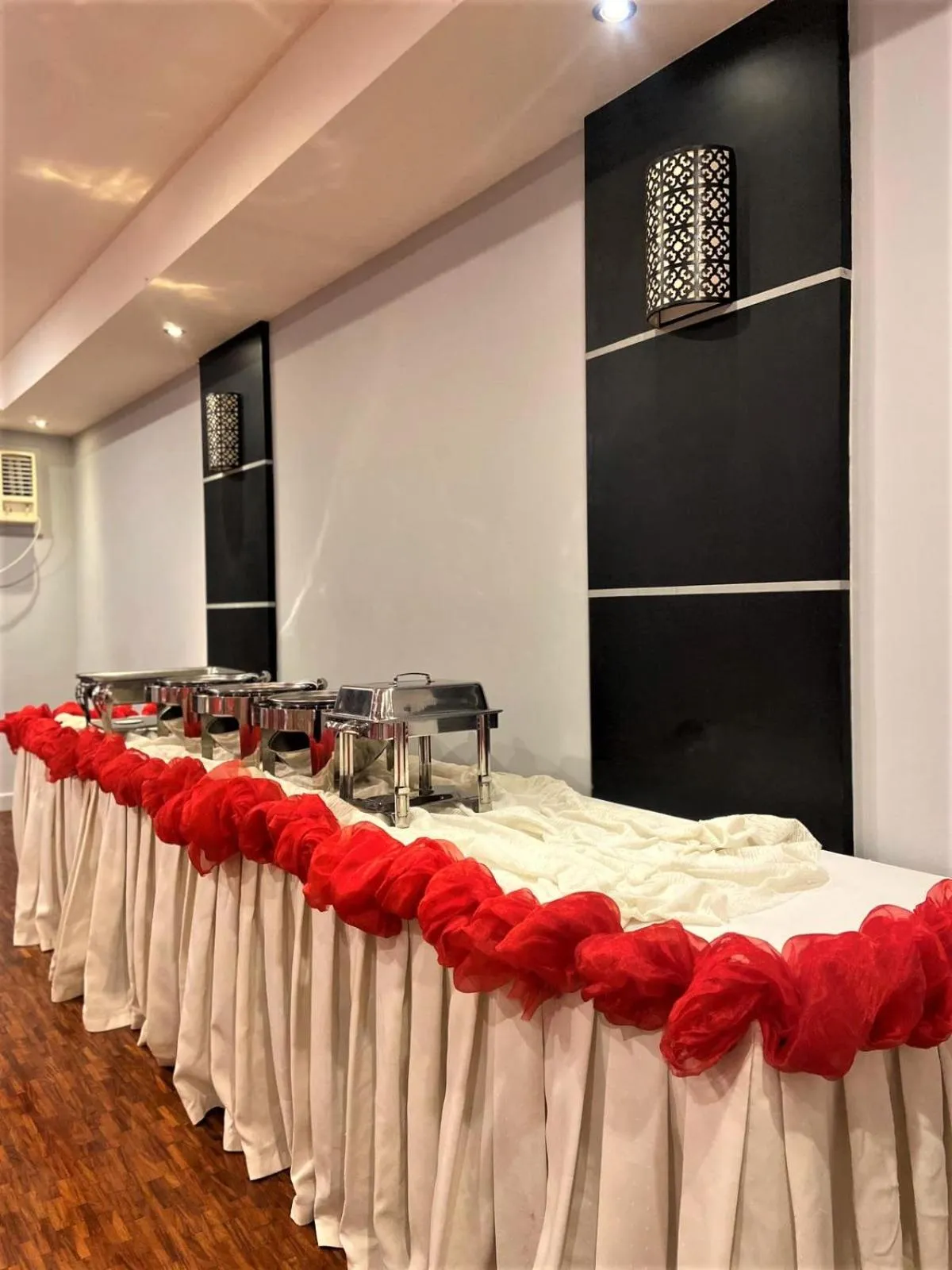 Restaurant/places to eat in Copacabana Apartment Hotel