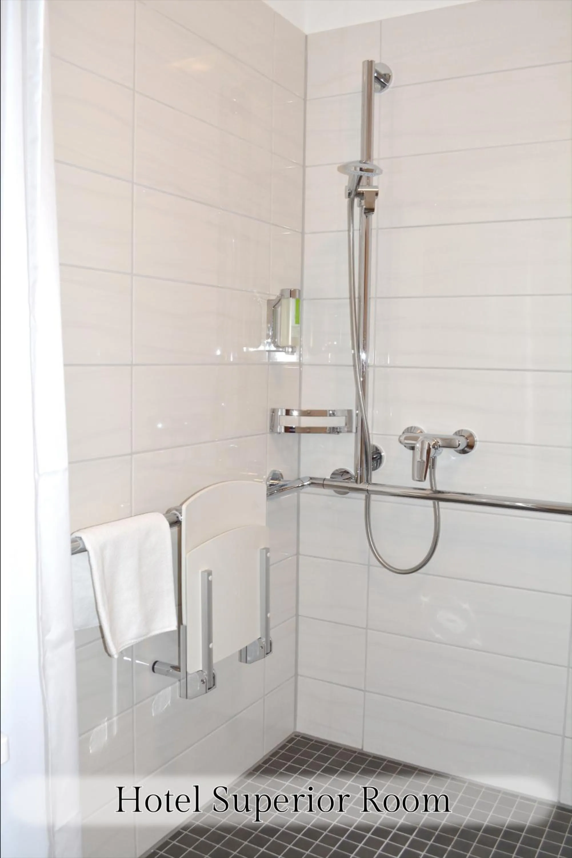 Shower in Hotel Vita Berlin-Messe