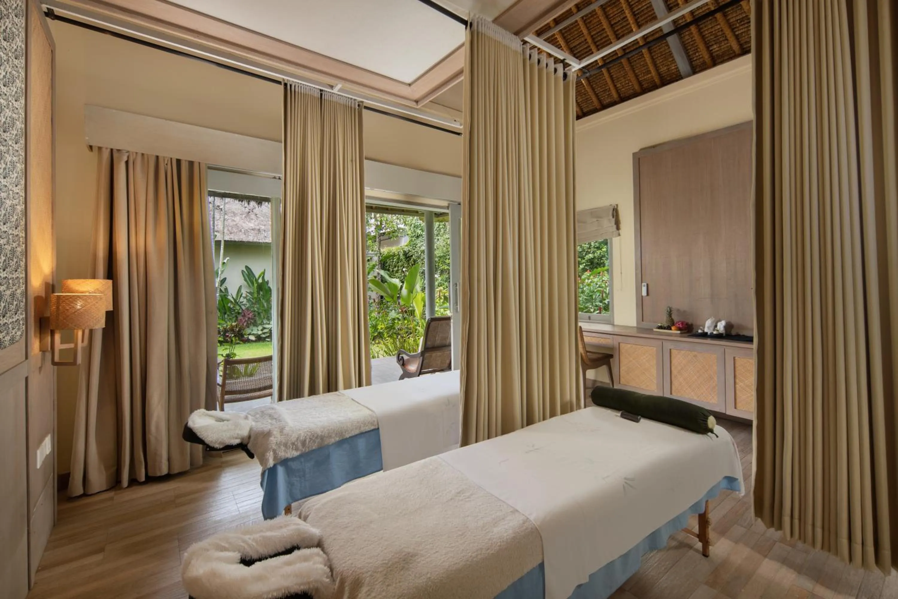 Spa and wellness centre/facilities, Bed in Nirwana Beach & Resort