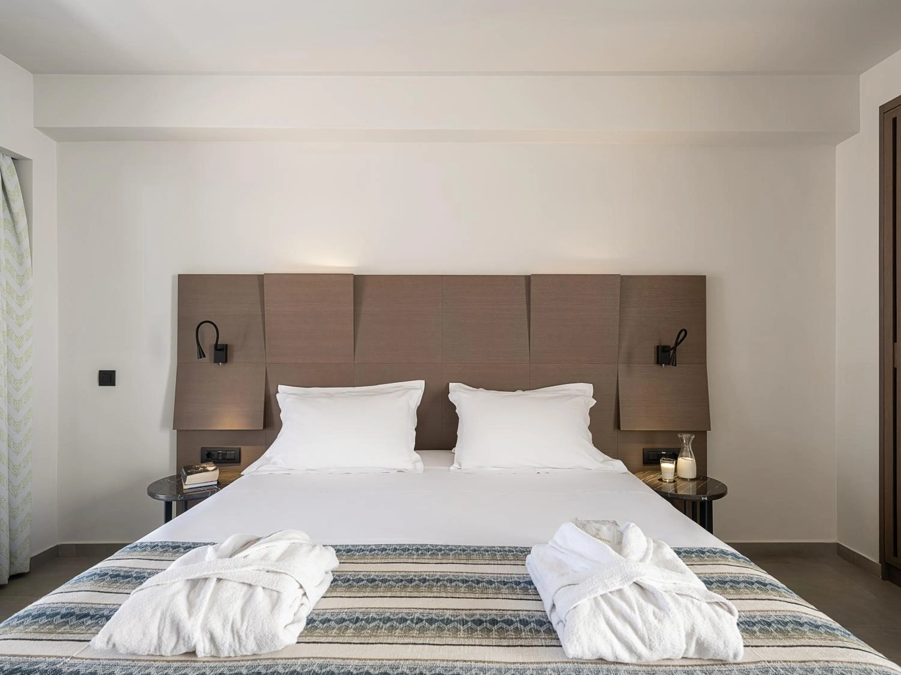 Bed in Kakkos Beach Hotel - Adults Only