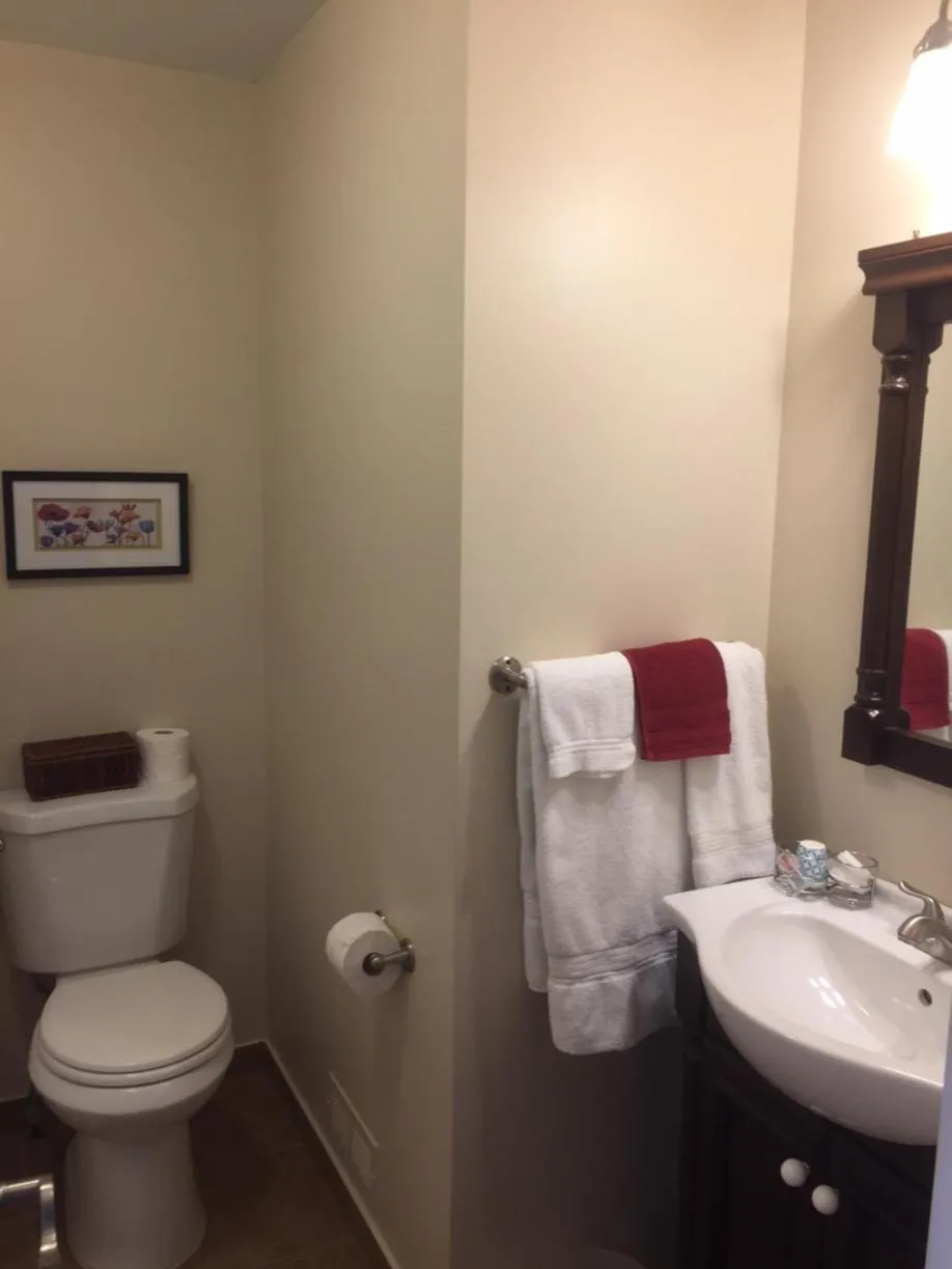 Sir Isaac Brock B&B Luxury Suites