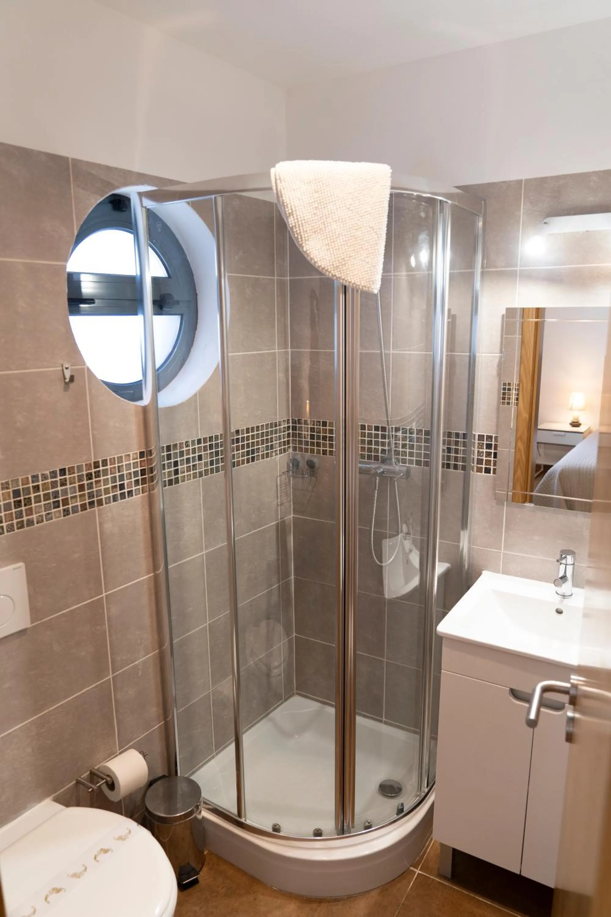 Shower in OceanOasis