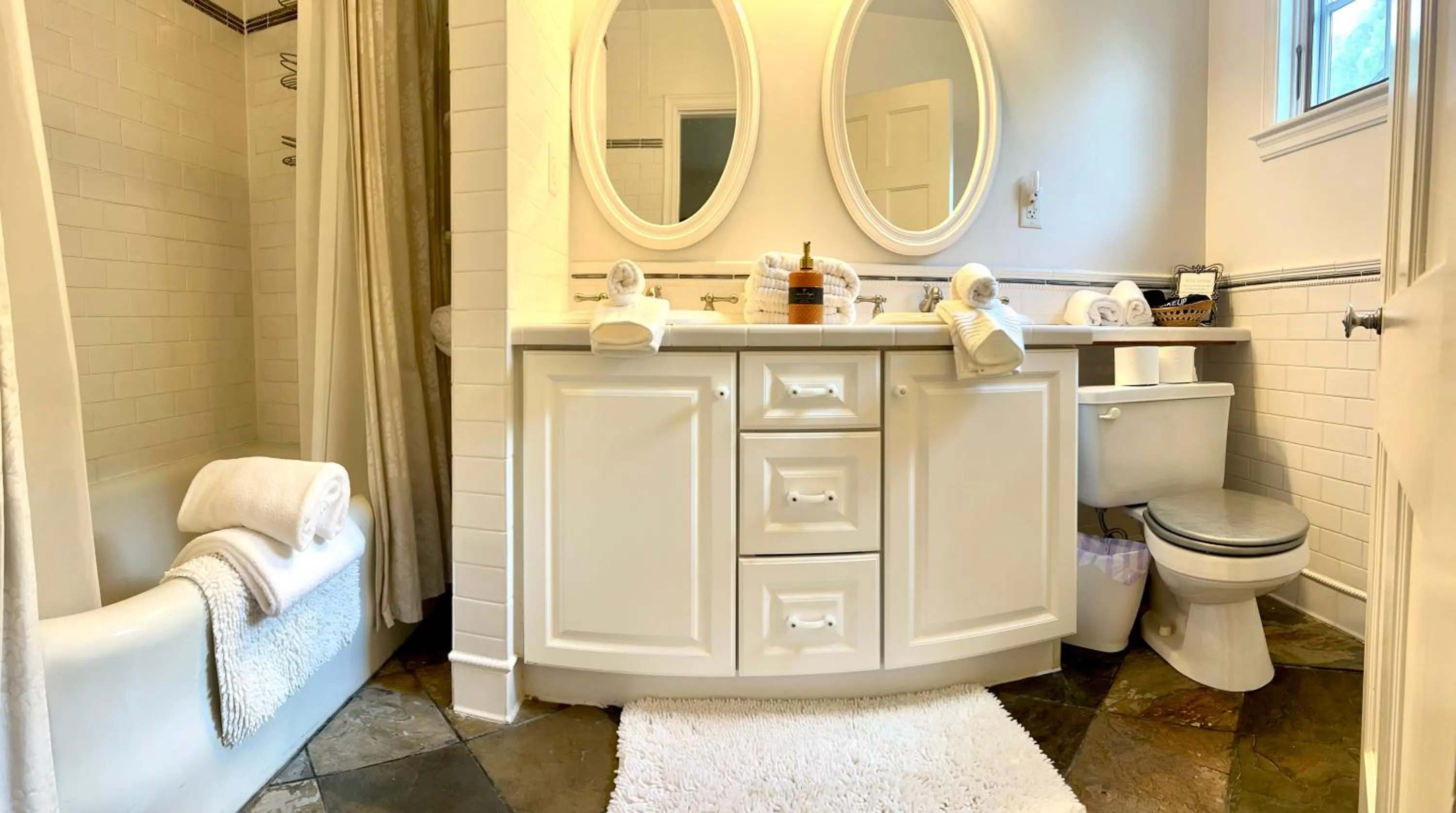 Bathroom in Frederick William House