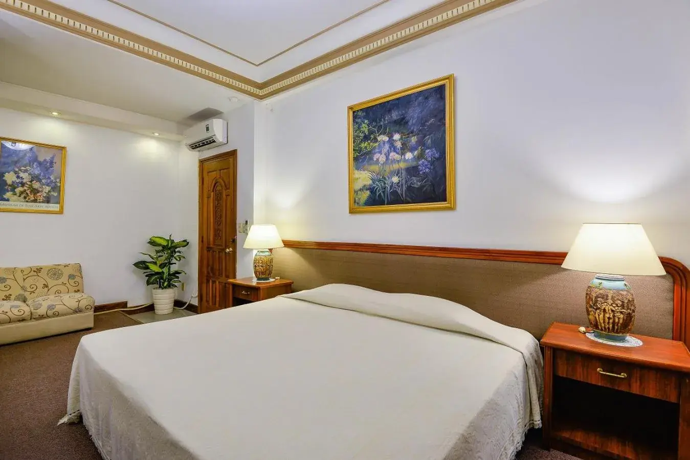 Bed in The Spring Hotel Bed in The Spring Hotel