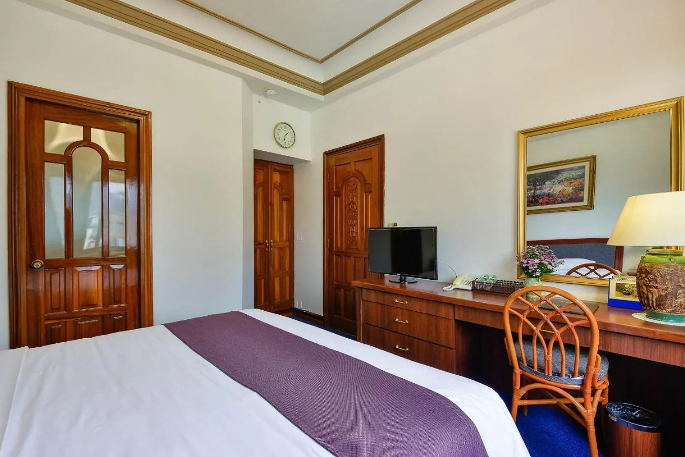 Photo of the whole room, Bed in The Spring Hotel