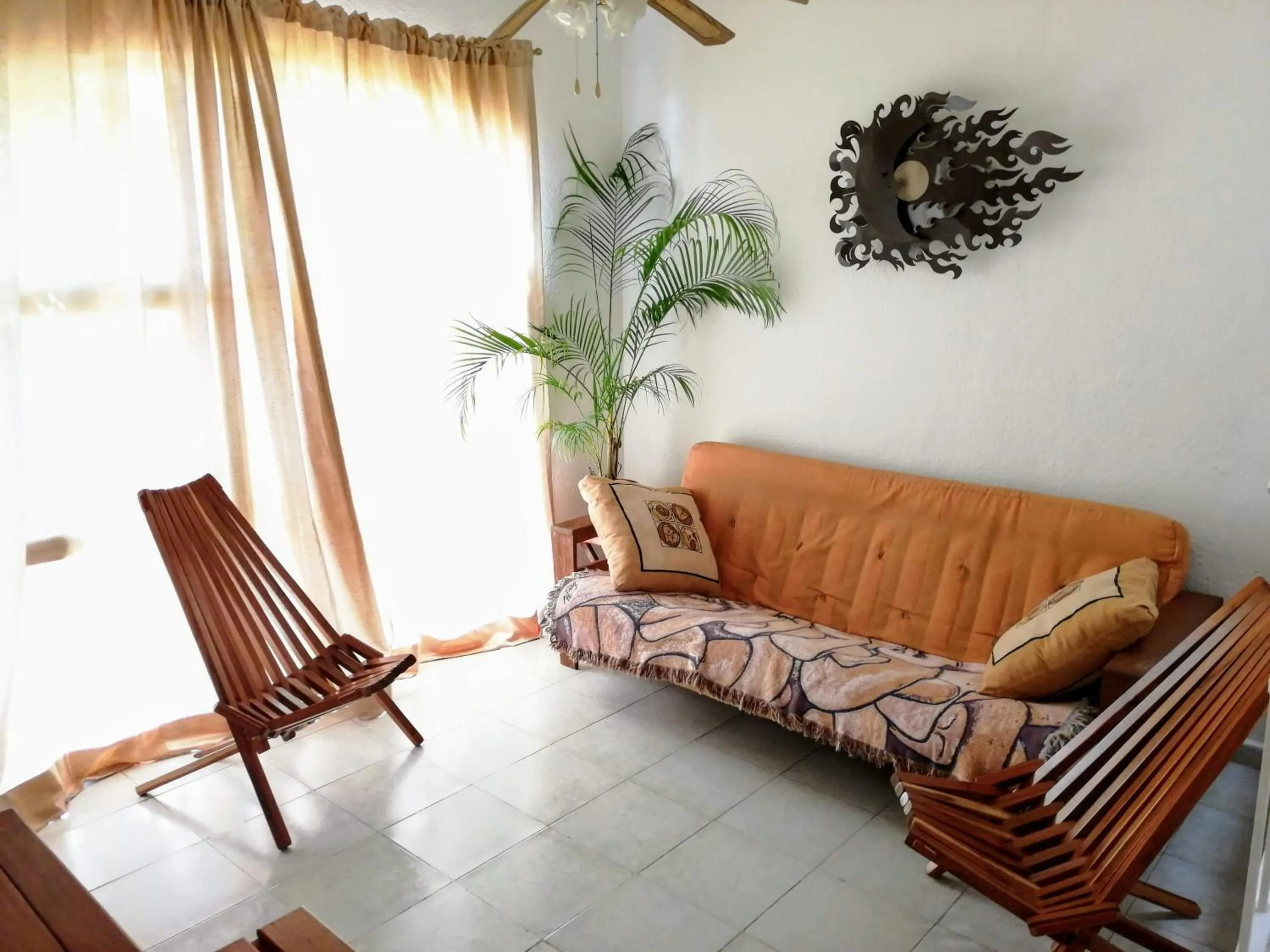 Communal lounge/ TV room in Casa Loritos