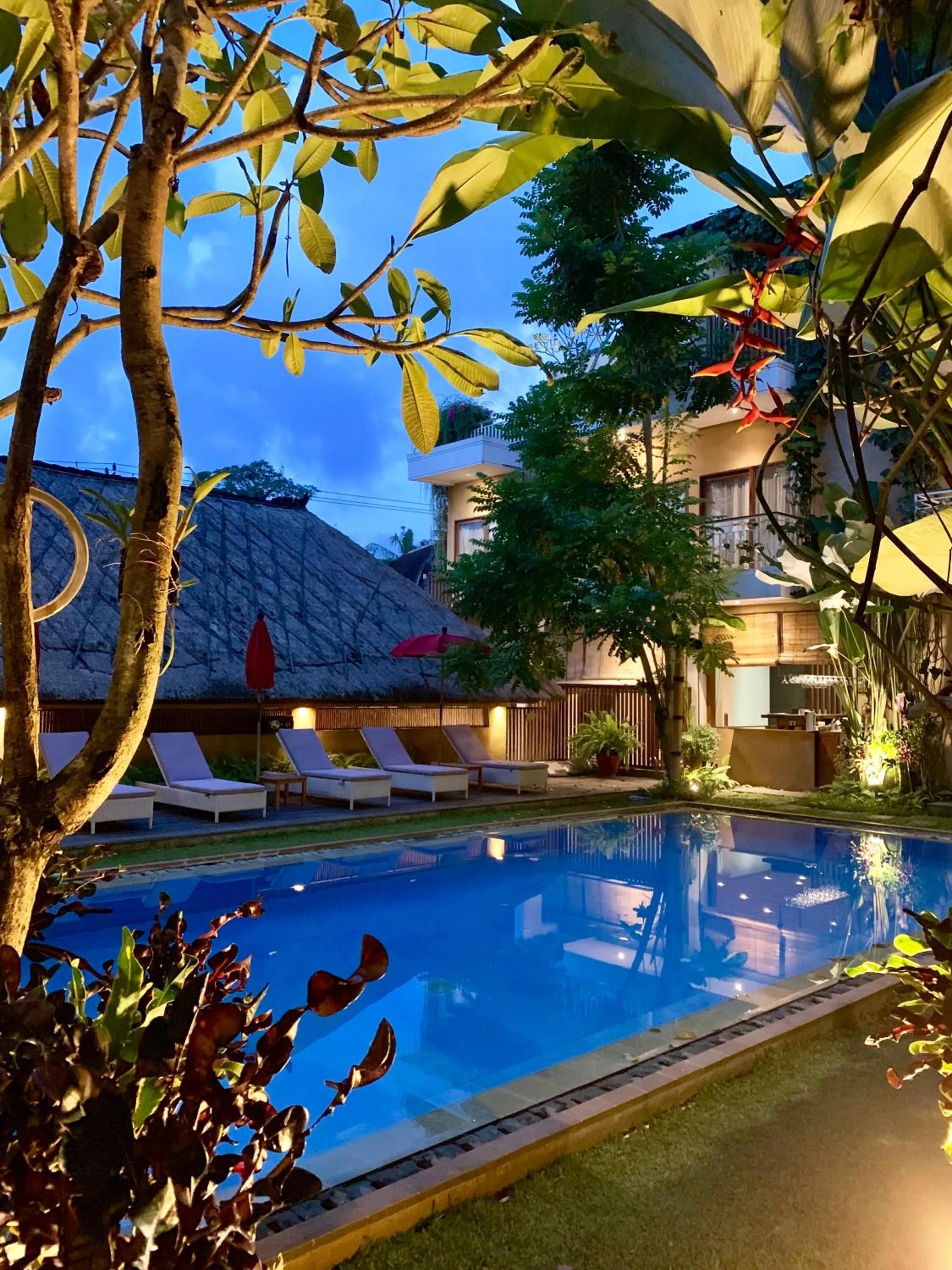 Swimming pool in Hotel Puriartha Ubud
