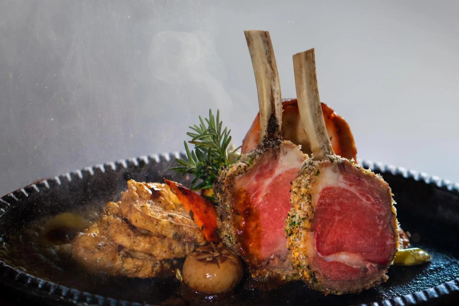 Food and drinks in Earl's Regency Hotel