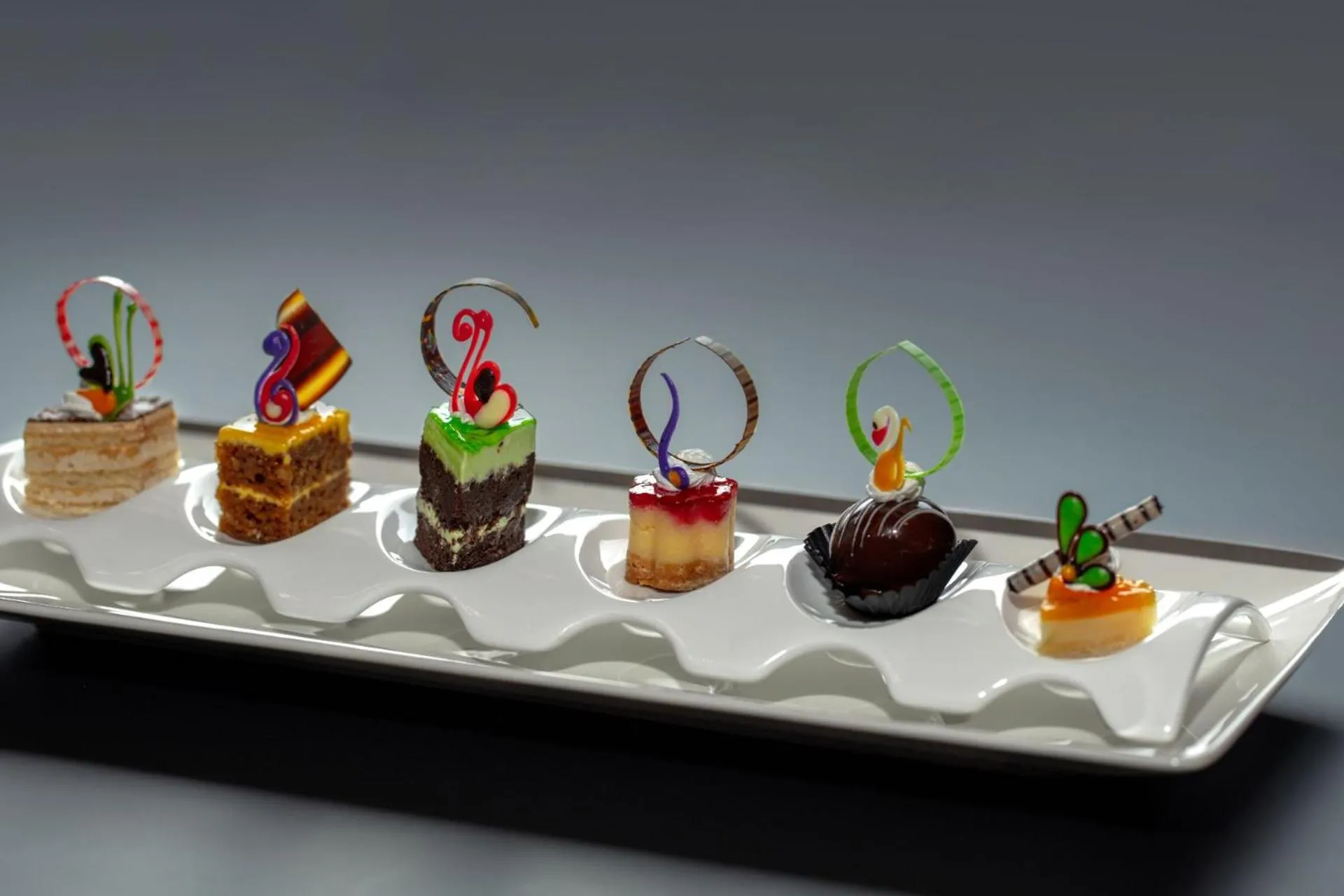 Food and drinks in Earl's Regency Hotel