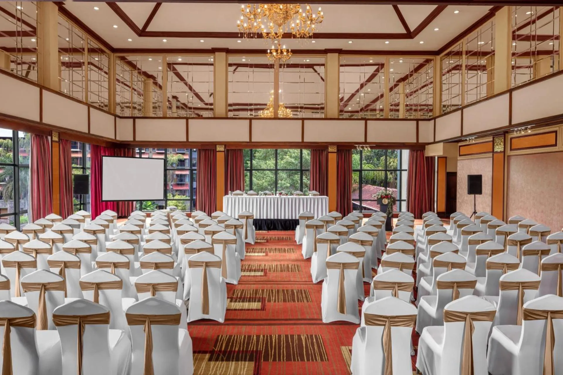 Business facilities in Earl's Regency Hotel
