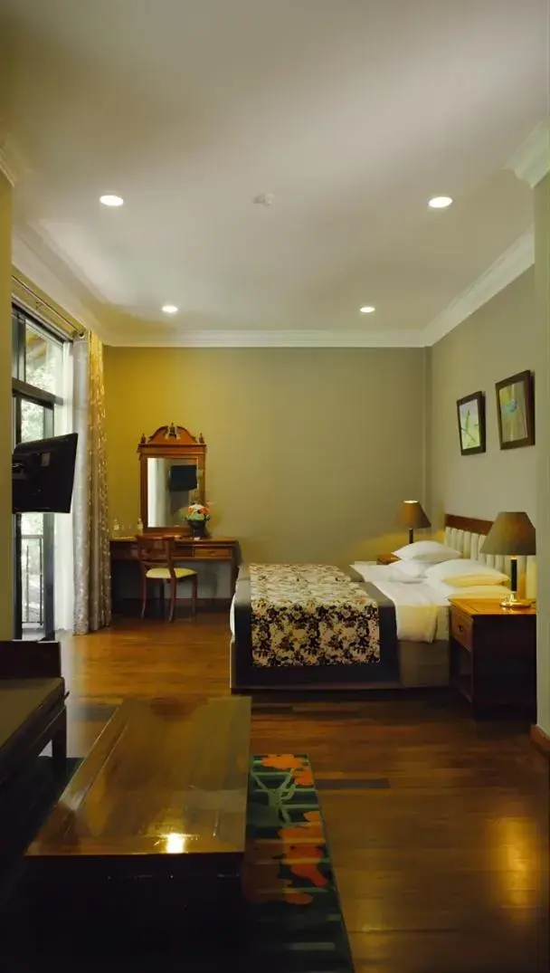 Bed in Earl's Regency Hotel Bed in Earl's Regency Hotel