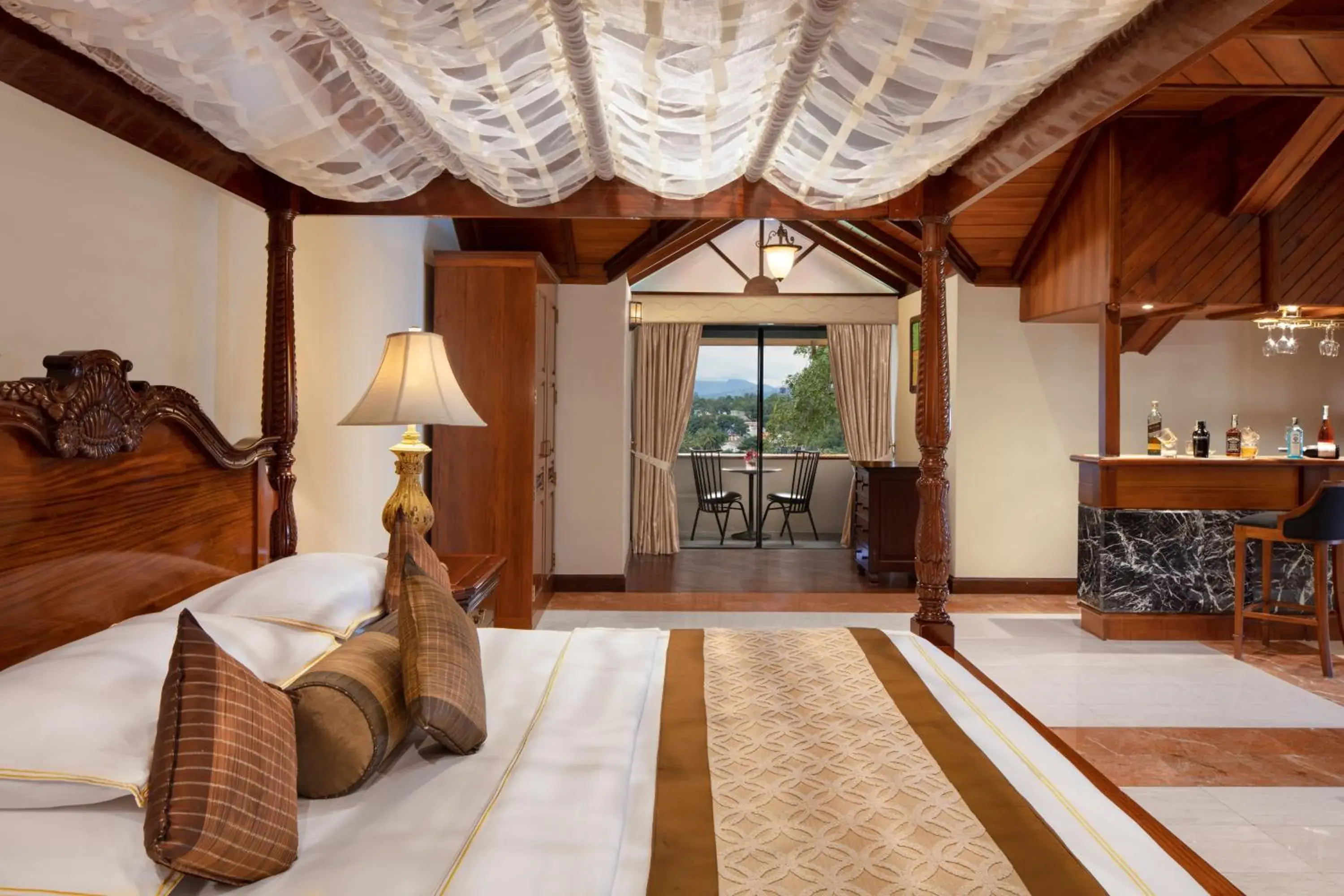 Photo of the whole room in Earl's Regency Hotel Photo of the whole room in Earl's Regency Hotel