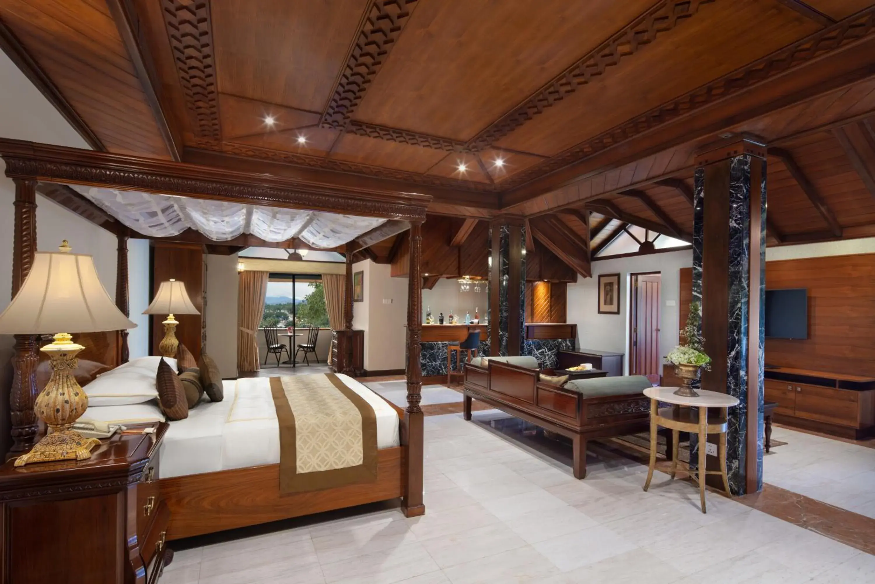 Photo of the whole room, Bed in Earl's Regency Hotel Photo of the whole room, Bed in Earl's Regency Hotel