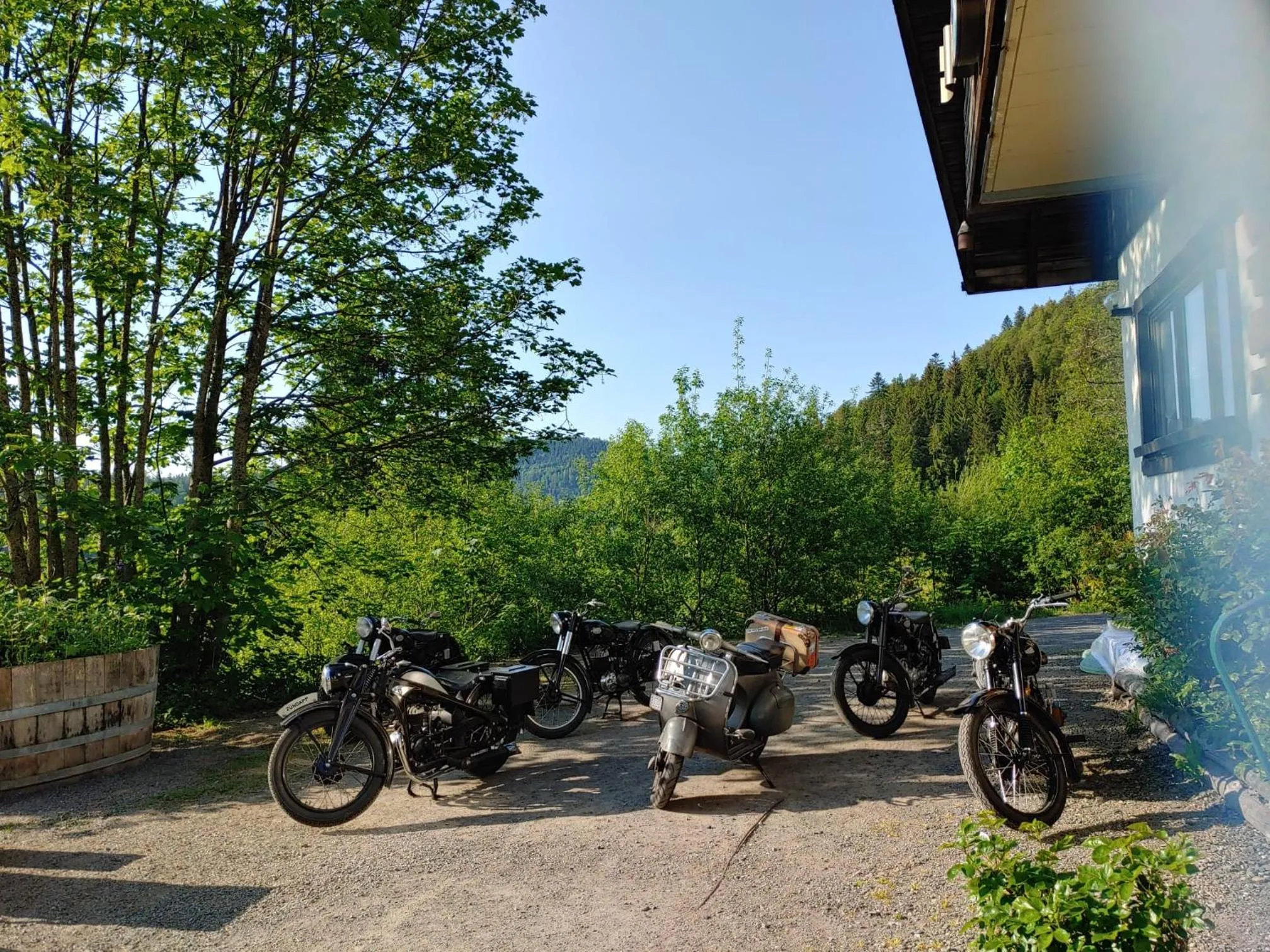 group of guests in Berggasthaus Präger Böden