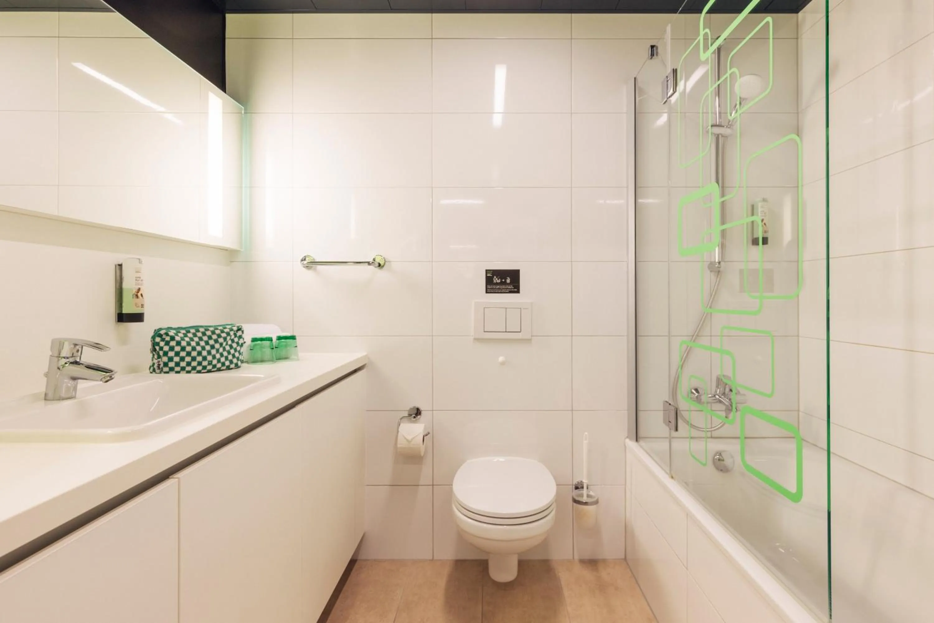 Shower in harry's home Dornbirn hotel & apartments