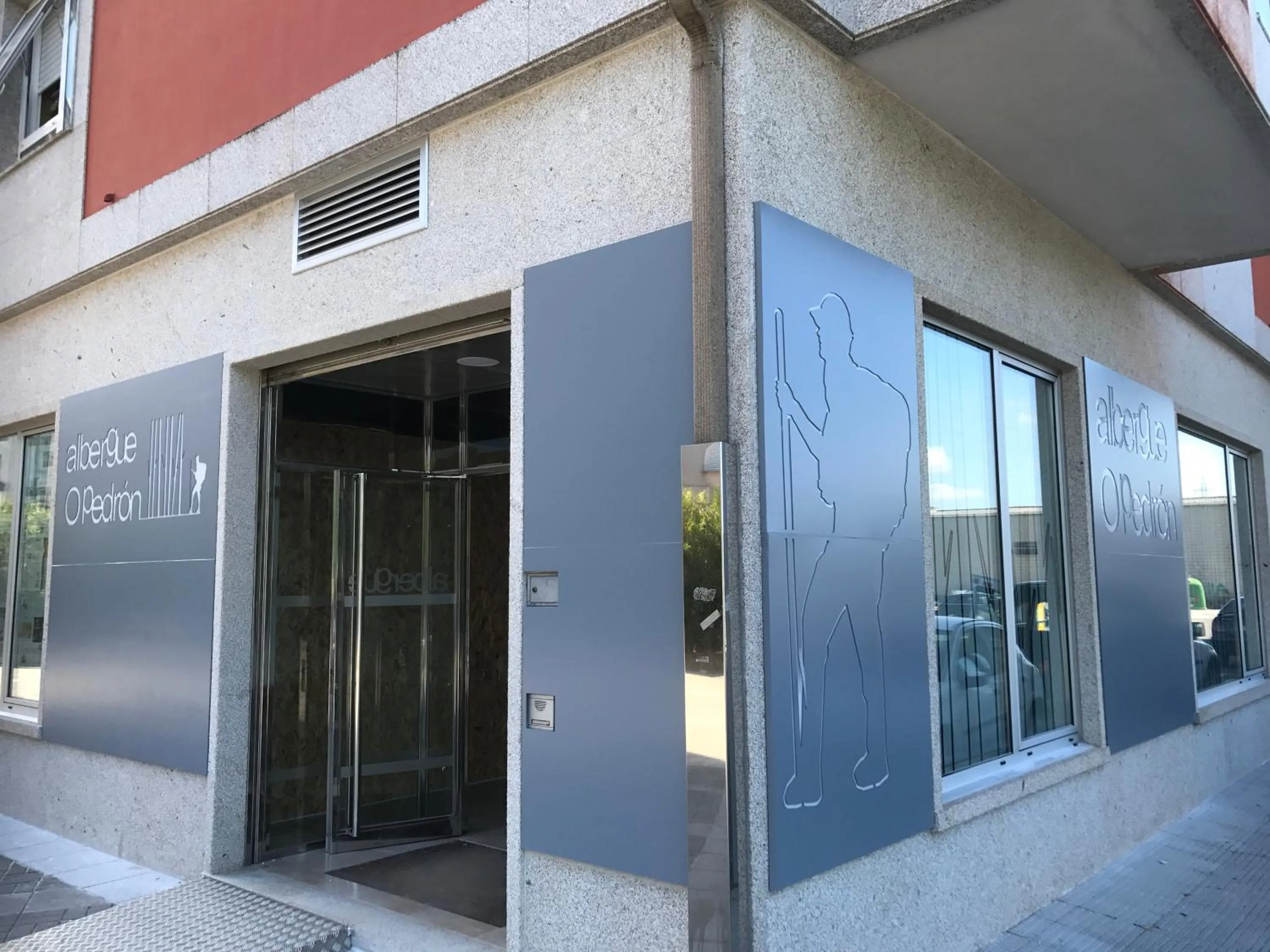 Albergue O Pedrón Hostel & Rooms