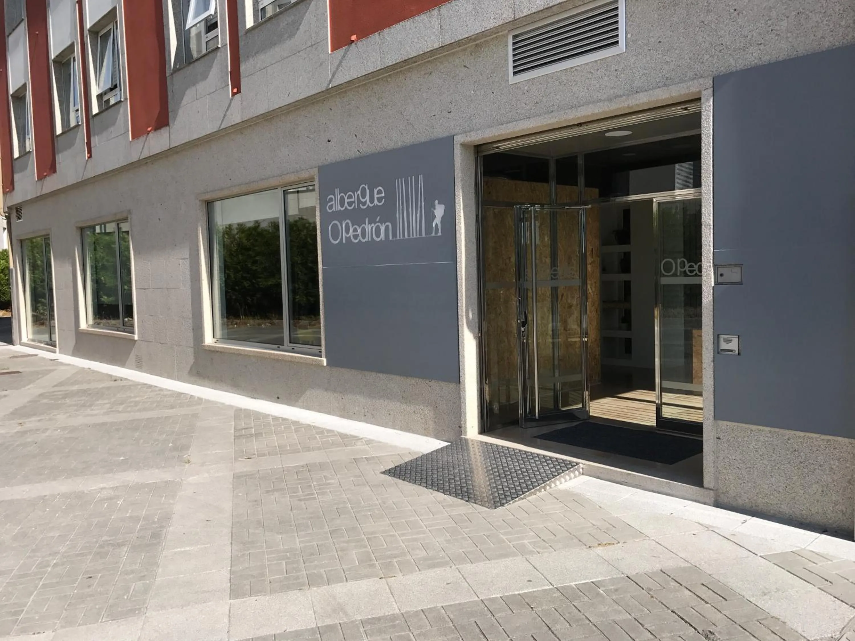 Albergue O Pedrón Hostel & Rooms