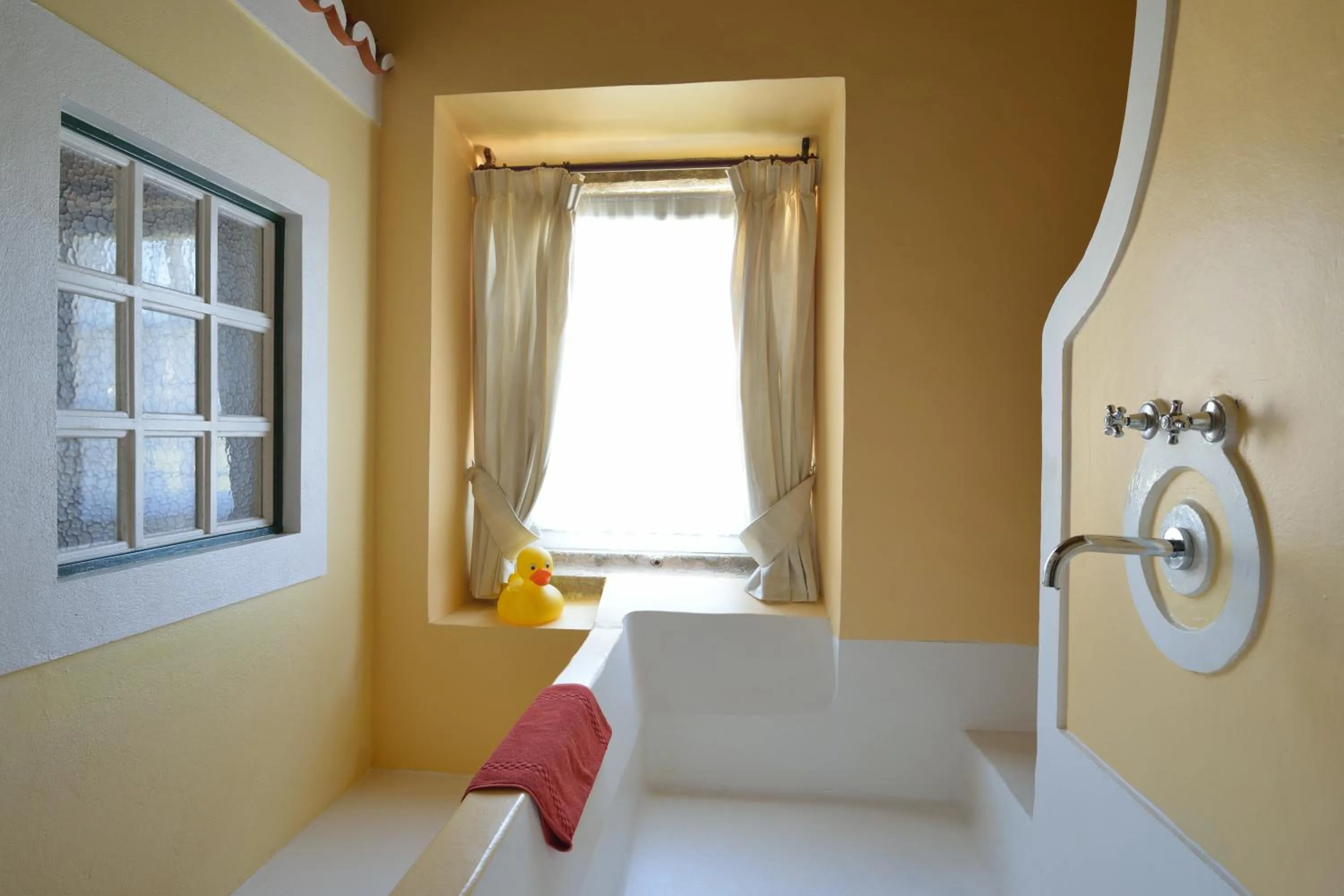 Bathroom, Bed in Quinta Do Scoto