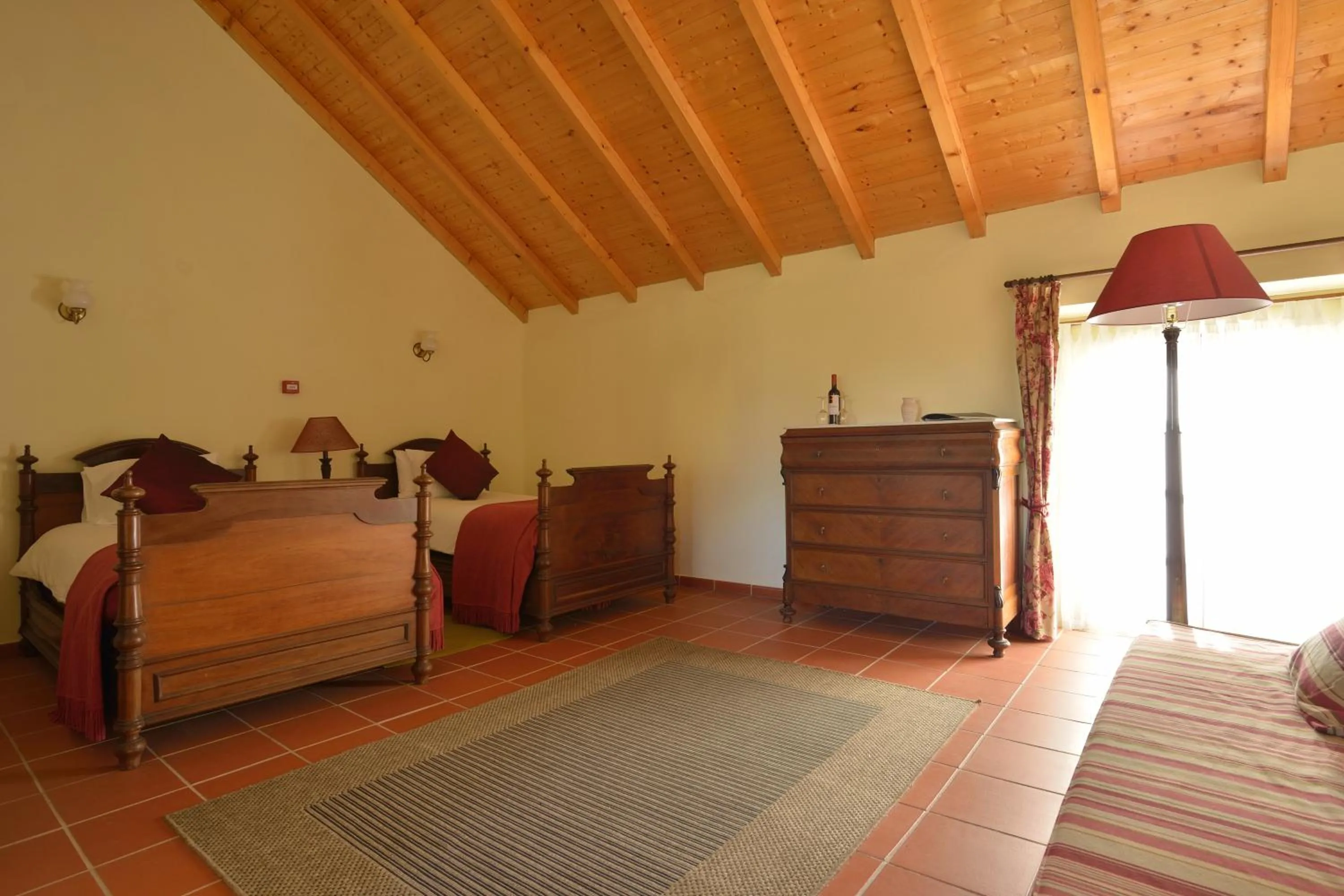 Photo of the whole room, Bed in Quinta Do Scoto